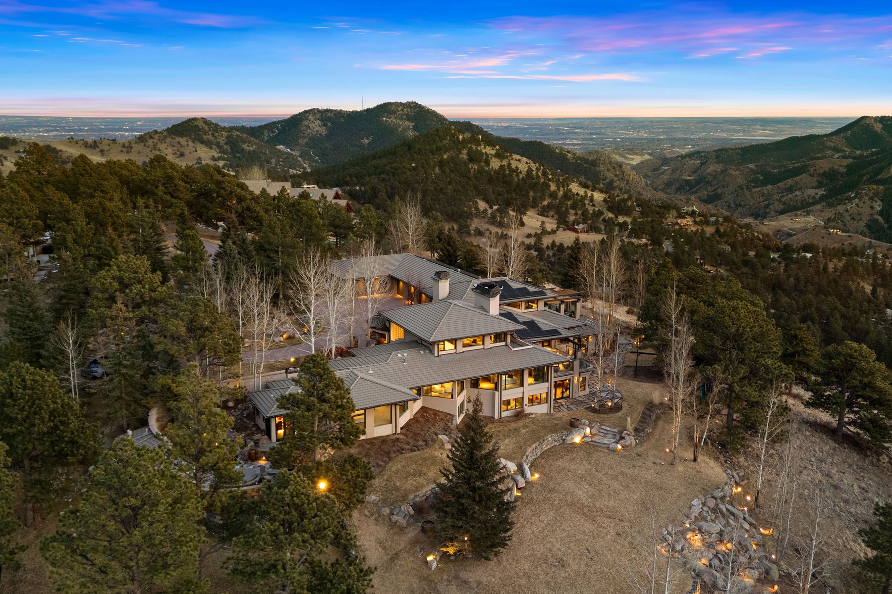  Premium Location with Unobstructed Front Range Views - 物件實景