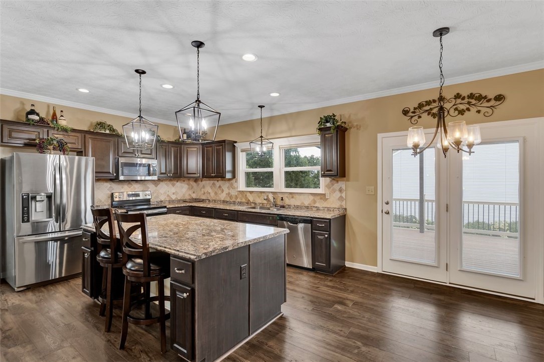 Jackson Twp, Pennsylvania, 16063, United States, 5 Bedrooms Bedrooms, ,4 BathroomsBathrooms,Residential,For Sale,1933406