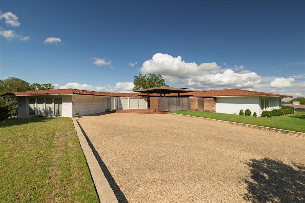 Weatherford, Texas, 76086, United States, 3 Bedrooms Bedrooms, ,4 BathroomsBathrooms,Residential,For Sale,1974864