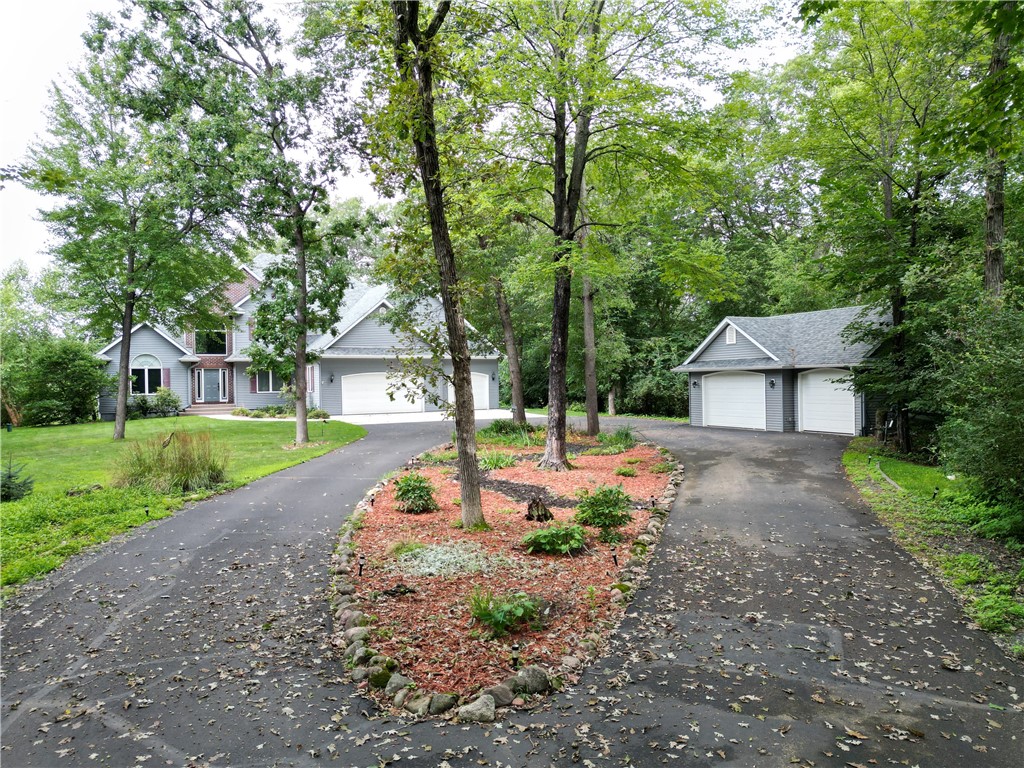 Eau Claire, Wisconsin, 54701, United States, 4 Bedrooms Bedrooms, ,4 BathroomsBathrooms,Residential,For Sale,1950803
