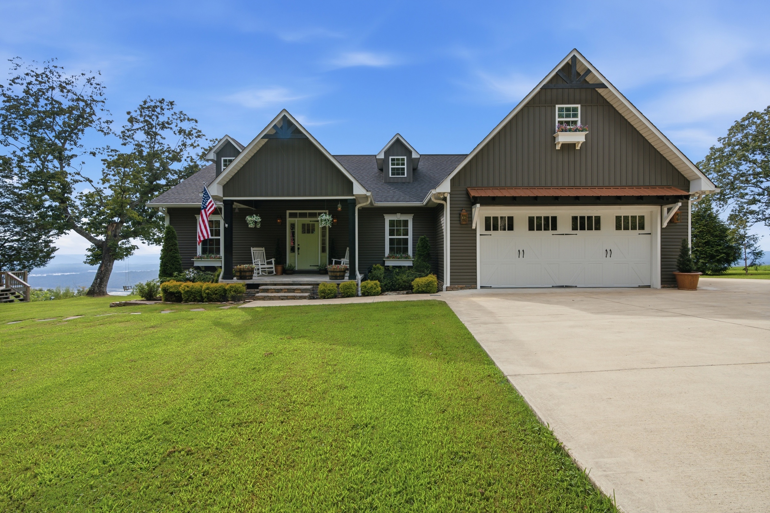 1889 Scenic Drive
