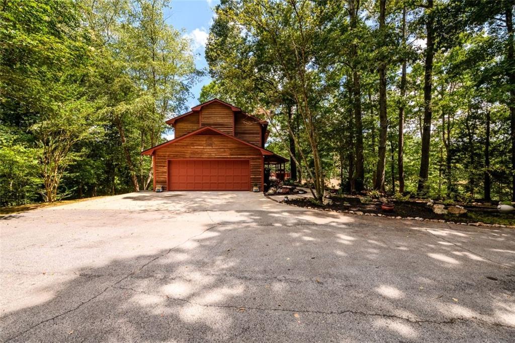 Covington, Georgia, 30014, United States, 5 Bedrooms Bedrooms, ,5 BathroomsBathrooms,Residential,For Sale,1895432