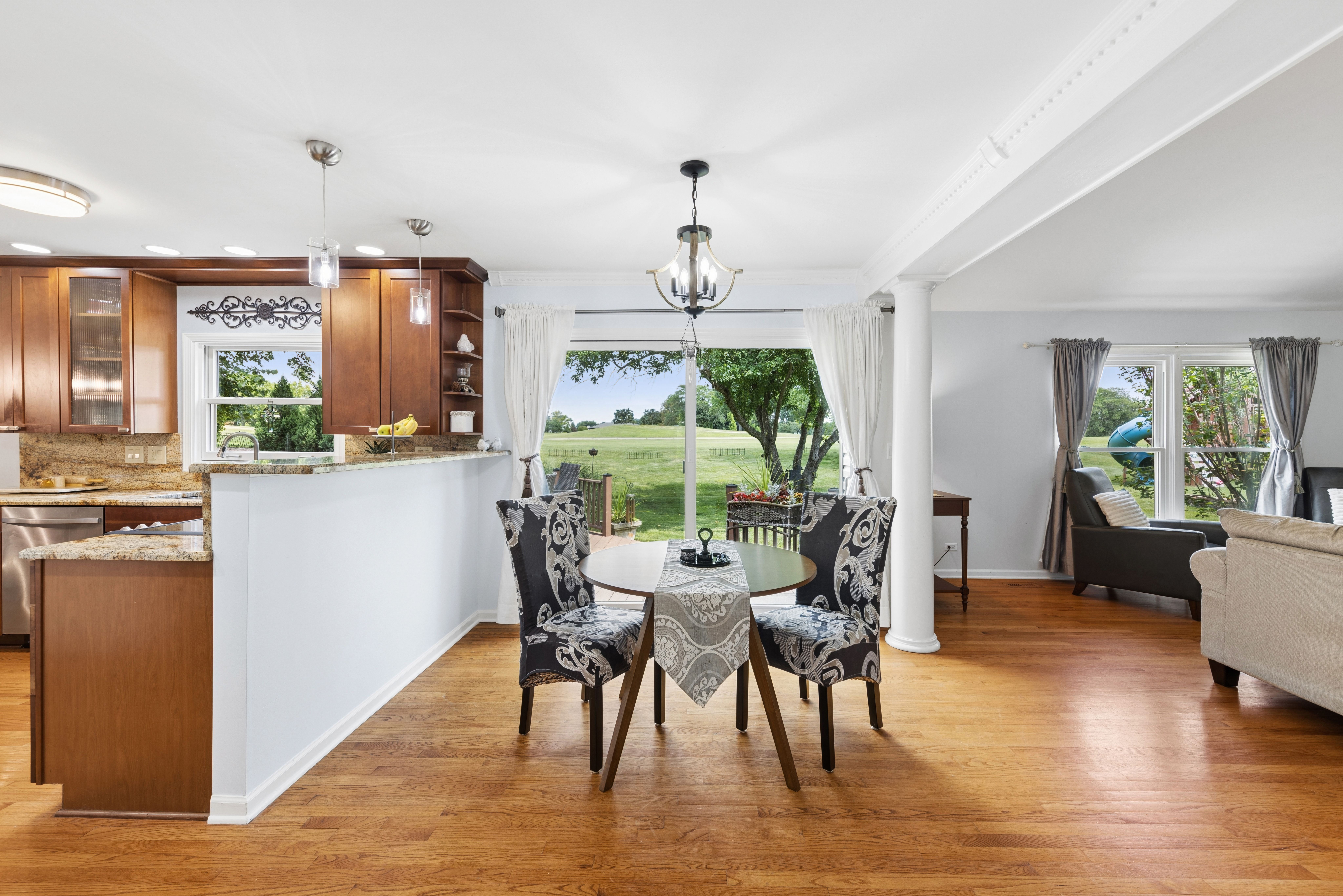  Enjoy Amazing Carriage Greens Golf Course Views Everyday from Your Backyard Deck - 物件實景