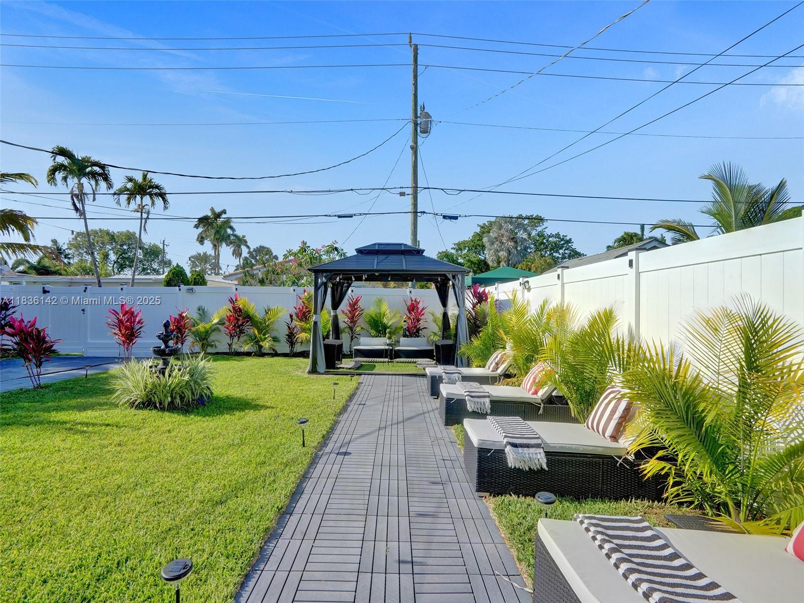 Hollywood, Florida, 33019, United States, 3 Bedrooms Bedrooms, ,2 BathroomsBathrooms,Residential,For Sale,1898660