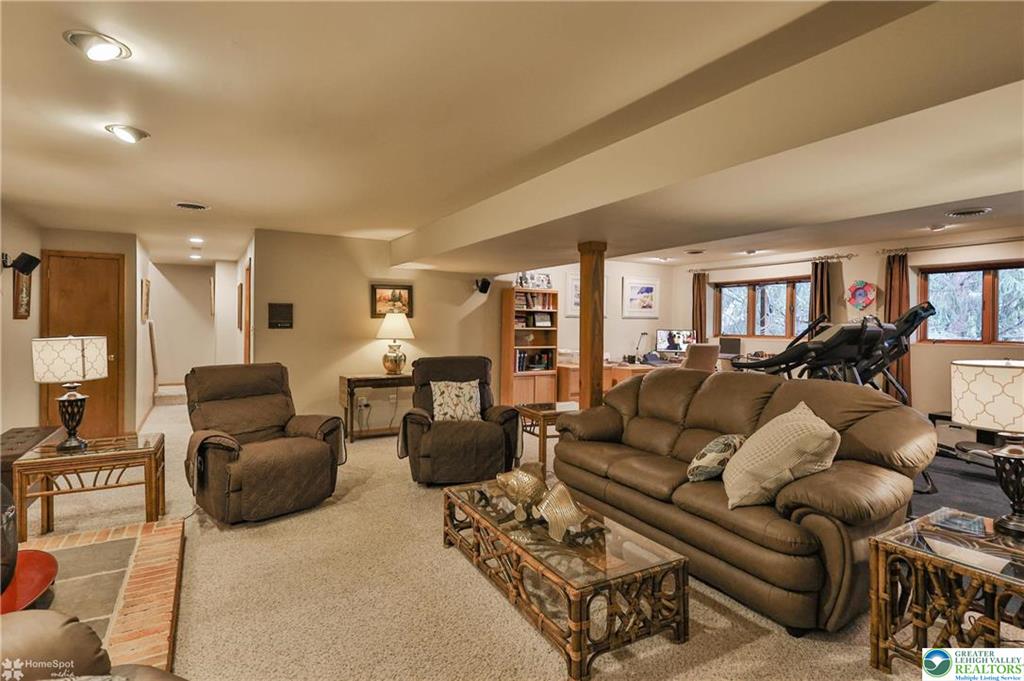 Bethlehem, Pennsylvania, 18017-3771, United States, 3 Bedrooms Bedrooms, ,3 BathroomsBathrooms,Residential,For Sale,2048203