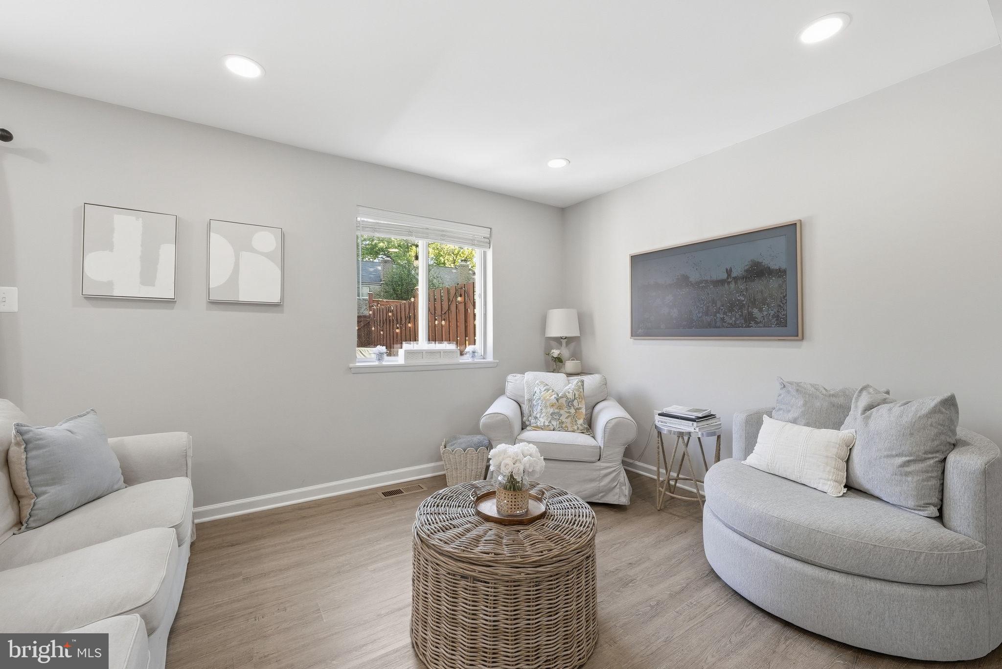 Fairfax, Virginia, 22031, United States, 3 Bedrooms Bedrooms, ,4 BathroomsBathrooms,Residential,For Sale,2048511