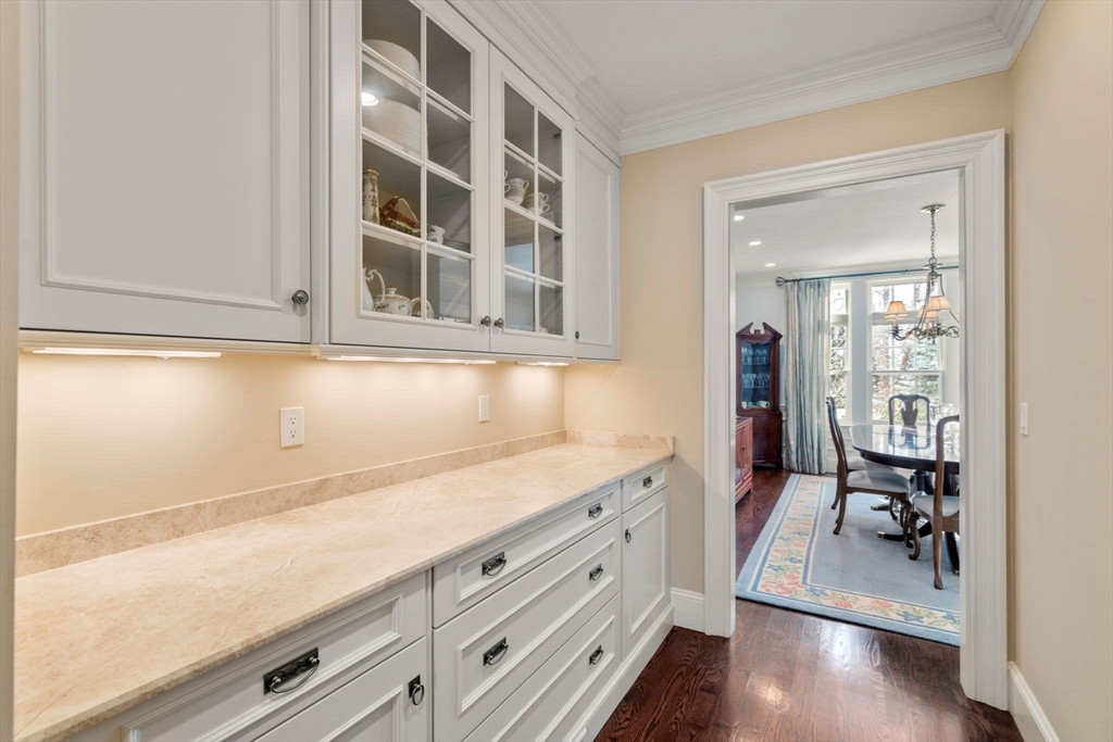 Weston, Massachusetts, 02493, United States, 3 Bedrooms Bedrooms, ,5 BathroomsBathrooms,Residential,For Sale,1941608