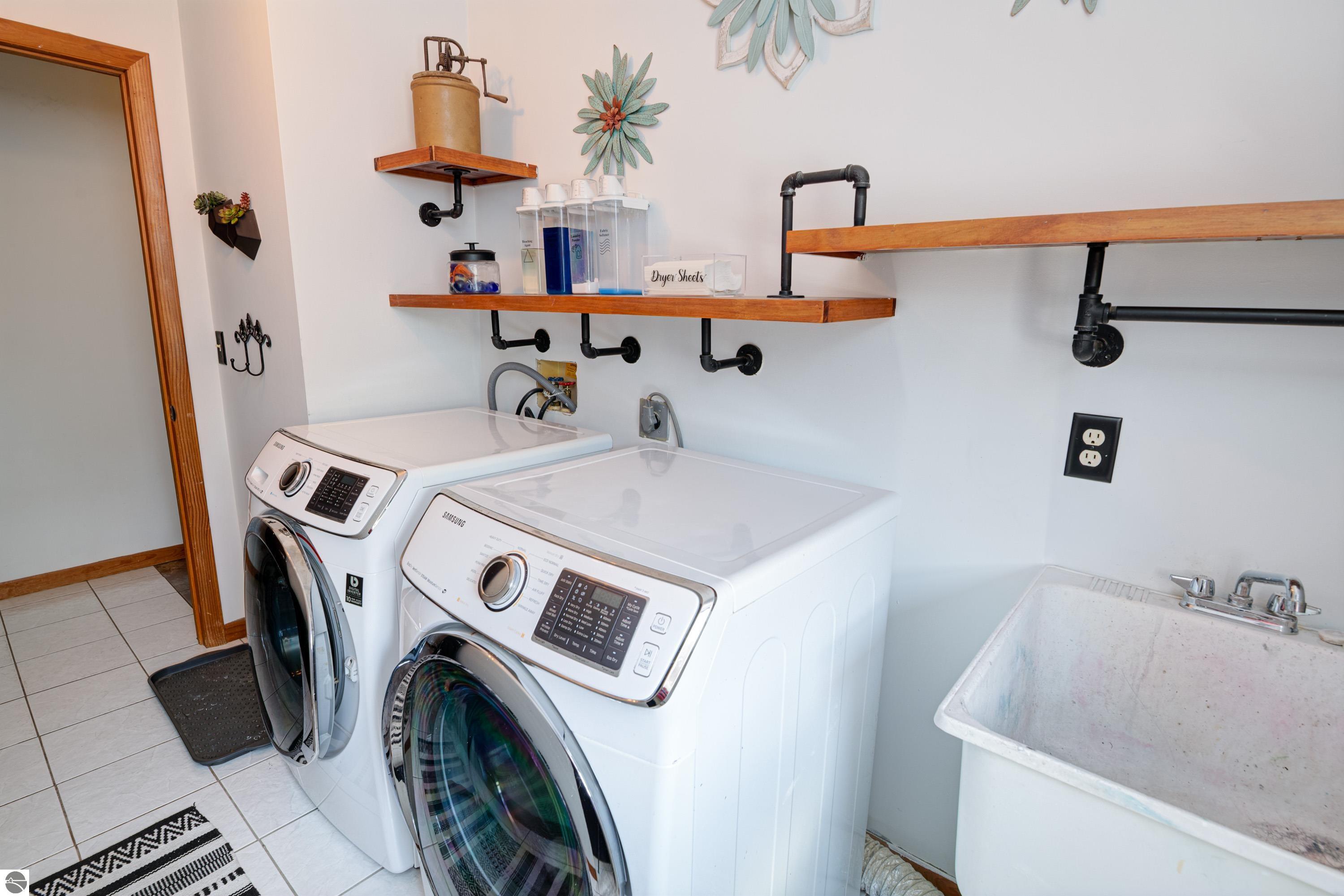 Cedar, Michigan, 49621, United States, 4 Bedrooms Bedrooms, ,2 BathroomsBathrooms,Residential,For Sale,1917119