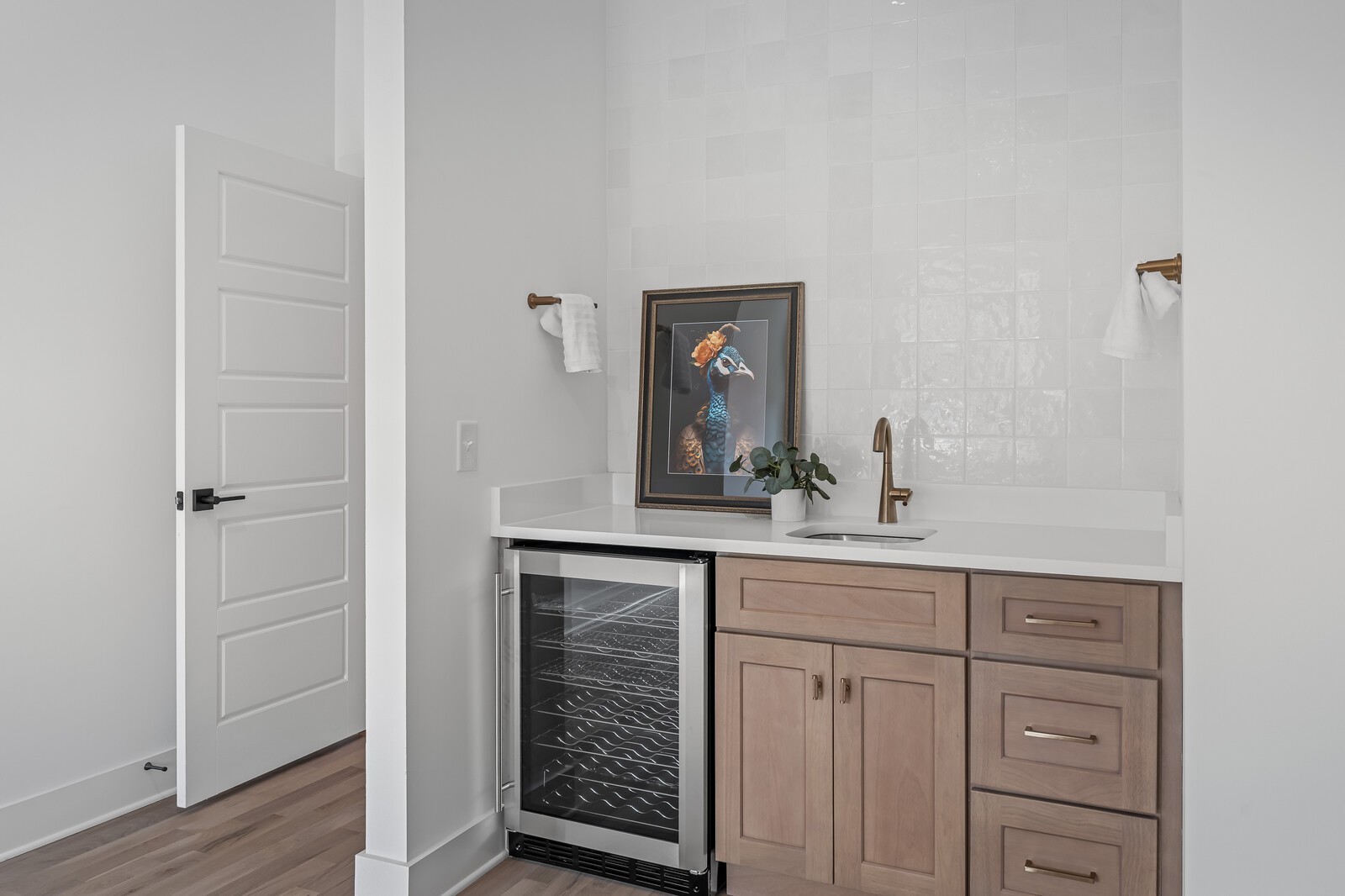 Nashville, Tennessee, 37206, United States, 4 Bedrooms Bedrooms, ,7 BathroomsBathrooms,Residential,For Sale,1989518