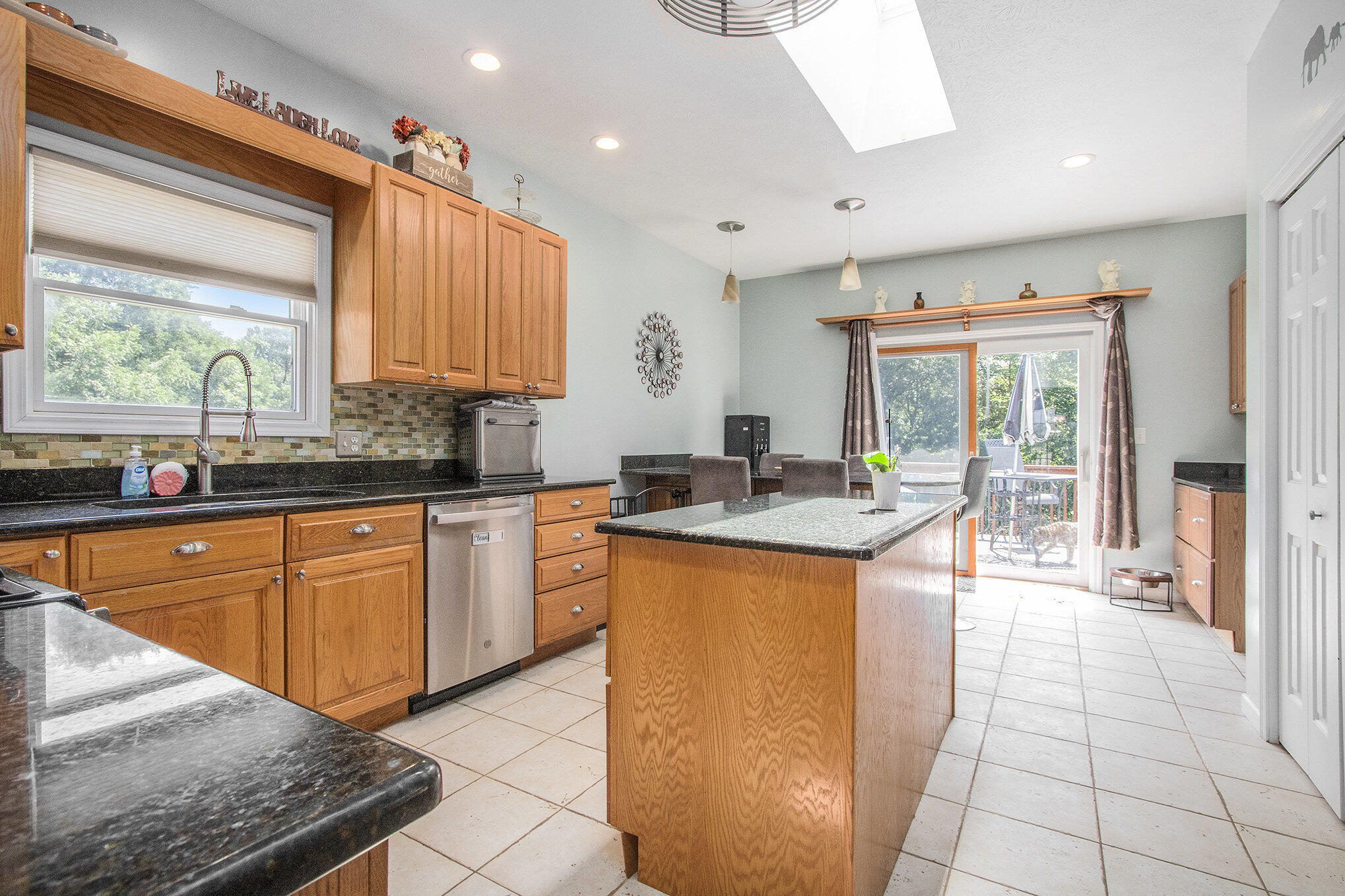 Edwardsburg, Michigan, 49112, United States, 6 Bedrooms Bedrooms, ,4 BathroomsBathrooms,Residential,For Sale,1940260