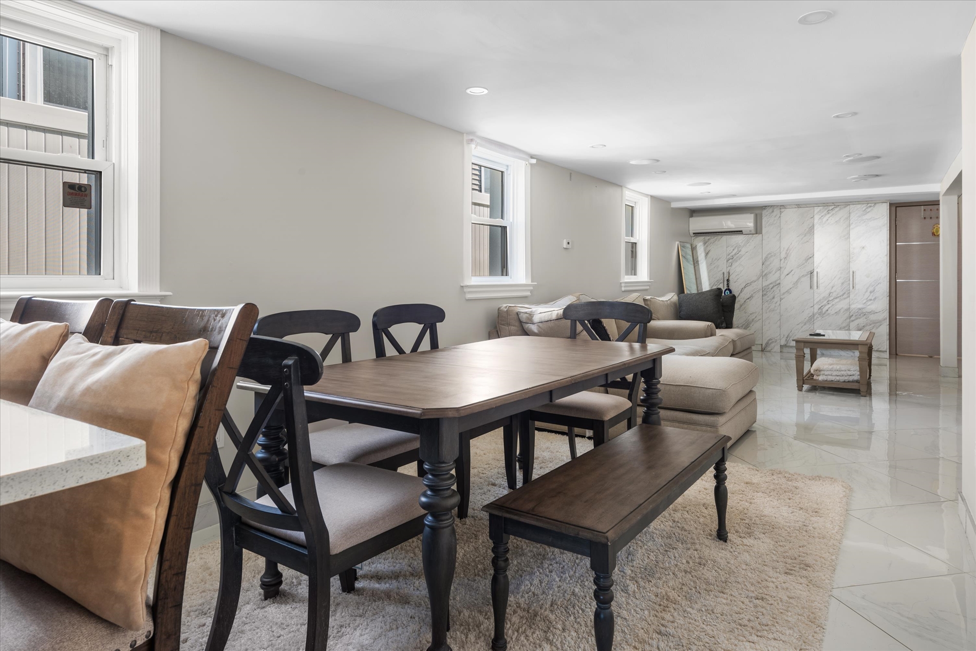 Howard Beach, New York, 11414, United States, 5 Bedrooms Bedrooms, ,2 BathroomsBathrooms,Residential,For Sale,2049449