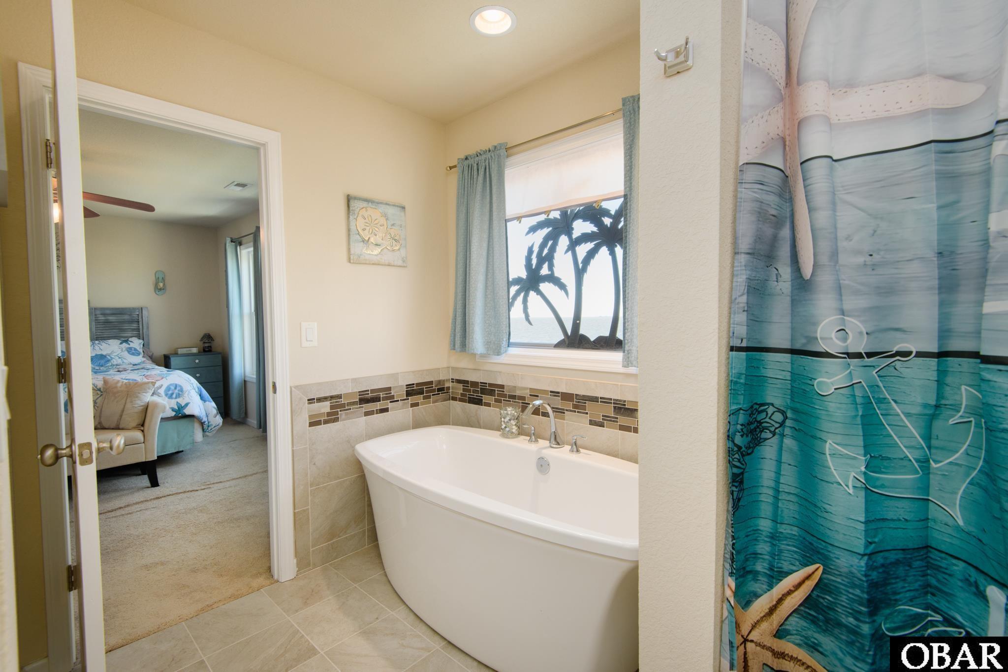 Kill Devil Hills, North Carolina, 27948, United States, 3 Bedrooms Bedrooms, ,3 BathroomsBathrooms,Residential,For Sale,1989385