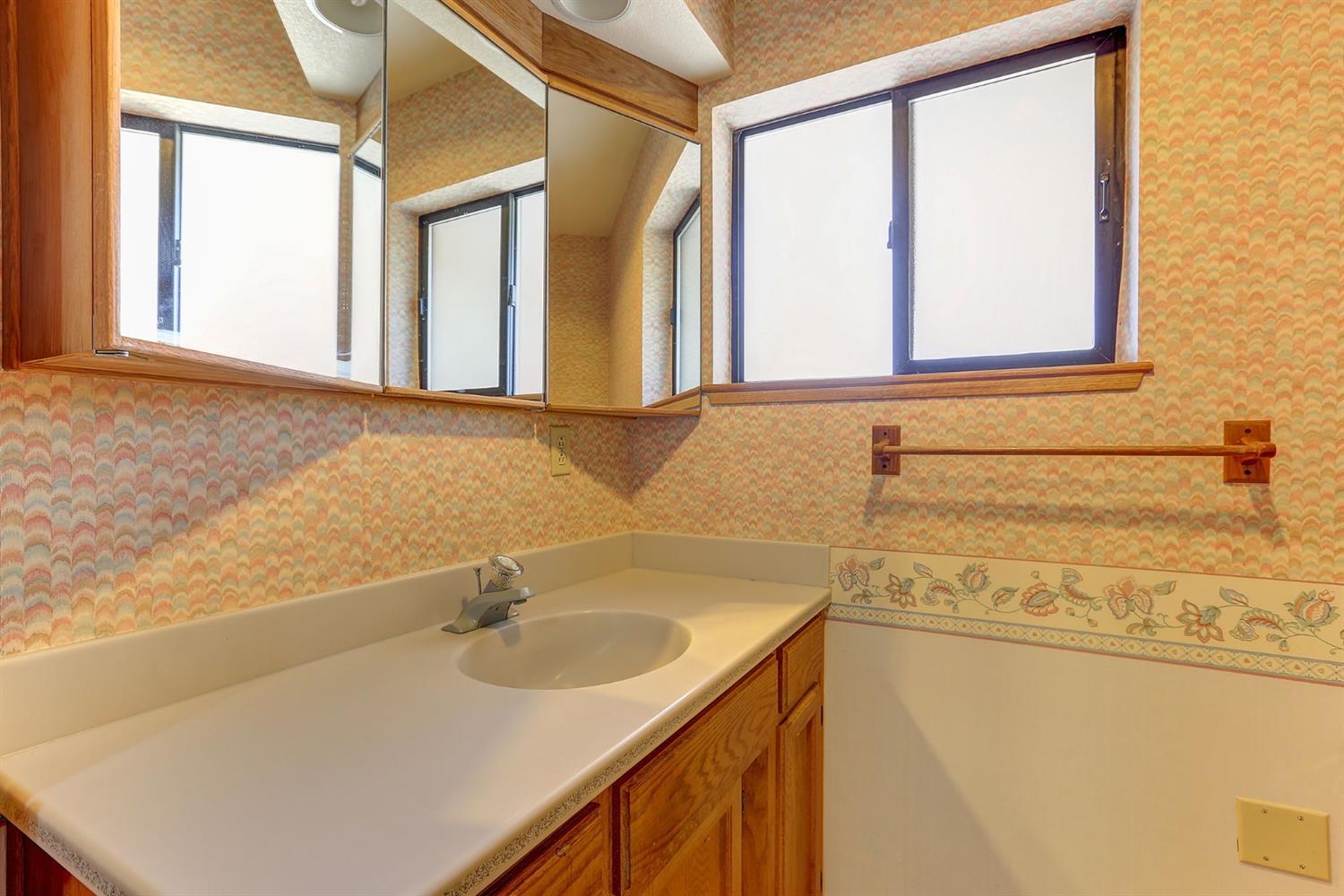 Grass Valley, California, 95949, United States, 3 Bedrooms Bedrooms, ,3 BathroomsBathrooms,Residential,For Sale,1842602