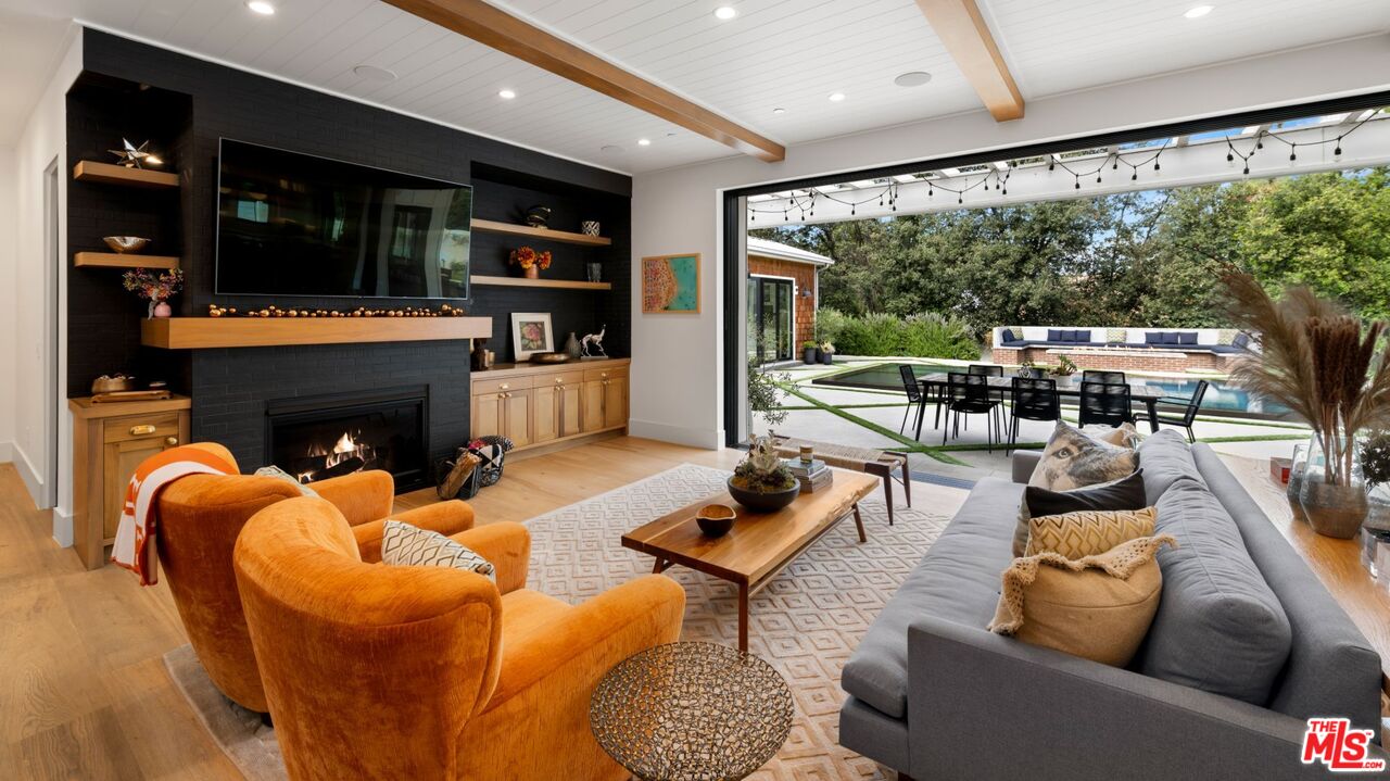 Encino, California, 91436, United States, 6 Bedrooms Bedrooms, ,7 BathroomsBathrooms,Residential,For Sale,1896144