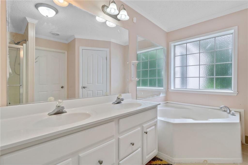 Royston, Georgia, 30662, United States, 4 Bedrooms Bedrooms, ,2 BathroomsBathrooms,Residential,For Sale,1879013