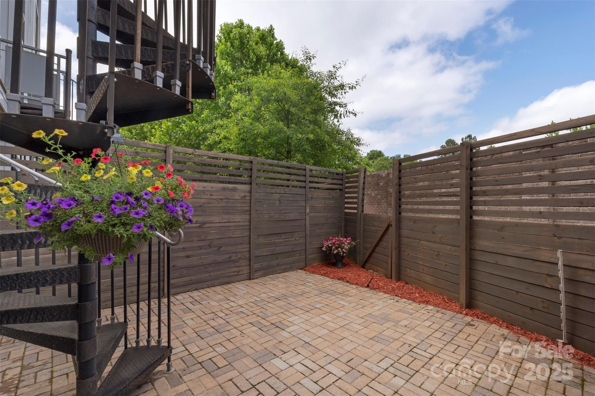 Charlotte, North Carolina, 28205, United States, 3 Bedrooms Bedrooms, ,3 BathroomsBathrooms,Residential,For Sale,1837660