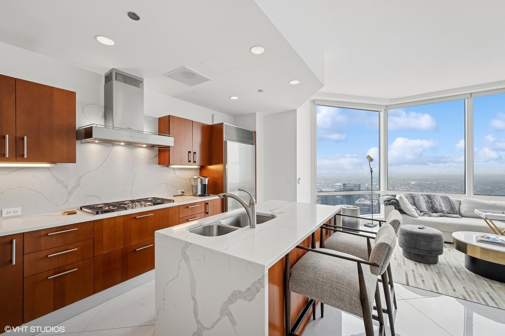 Chicago, Illinois, 60611, United States, 1 Bedroom Bedrooms, ,2 BathroomsBathrooms,Residential,For Sale,1849718