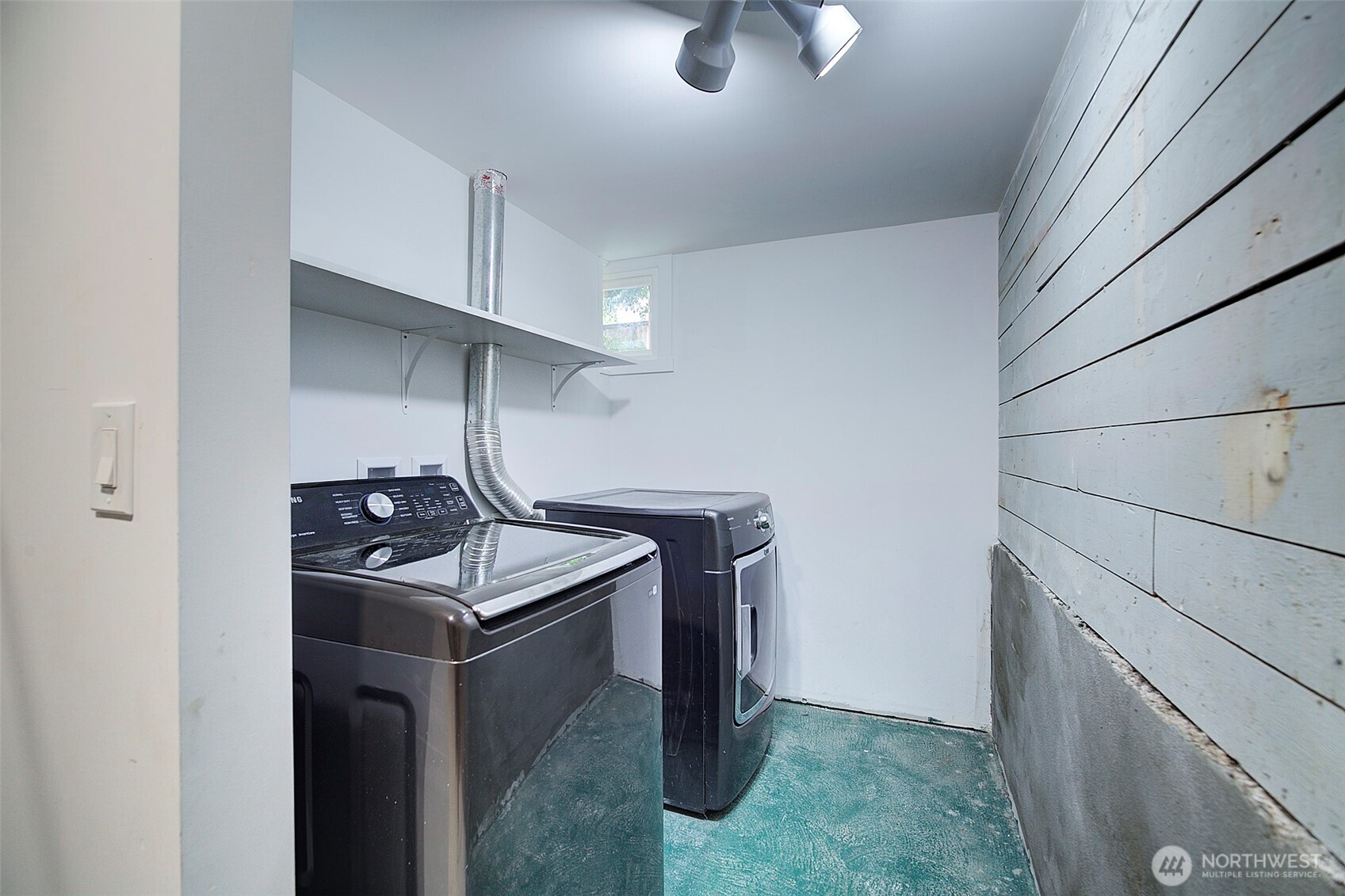 Seattle, Washington, 98126, United States, 3 Bedrooms Bedrooms, ,2 BathroomsBathrooms,Residential,For Sale,1882330