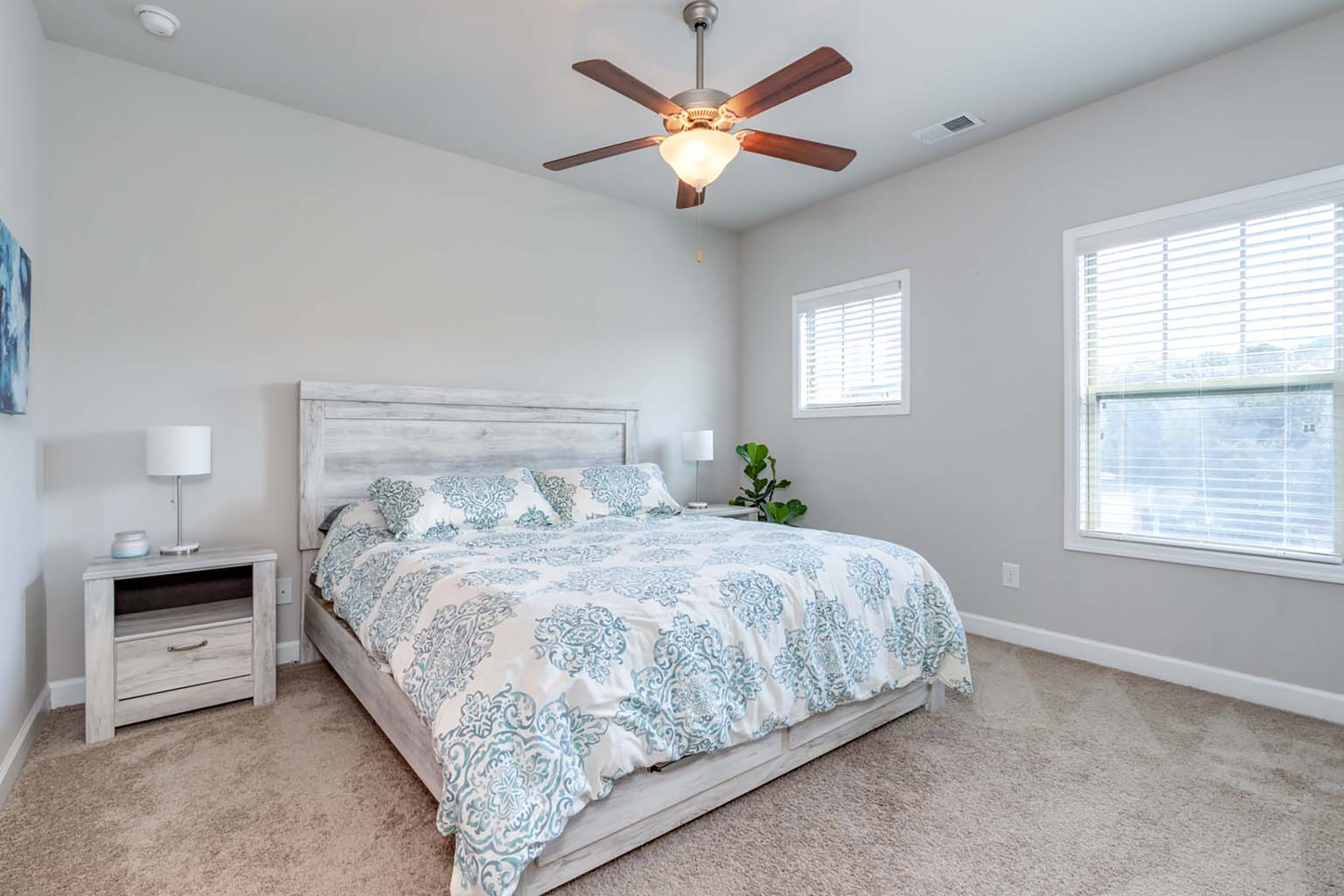  Four-Bedroom Brick Corner Lot in Jamestown - 物件實景