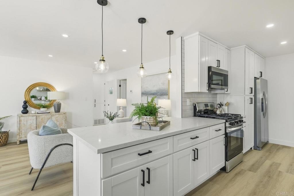 Escondido, California, 92027, United States, 3 Bedrooms Bedrooms, ,2 BathroomsBathrooms,Residential,For Sale,1990327