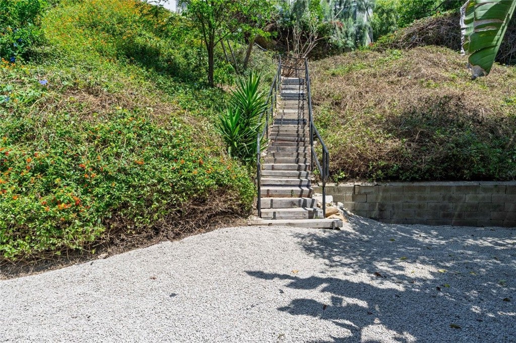 Los Angeles, California, 90026, United States, 3 Bedrooms Bedrooms, ,3 BathroomsBathrooms,Residential,For Sale,2040184