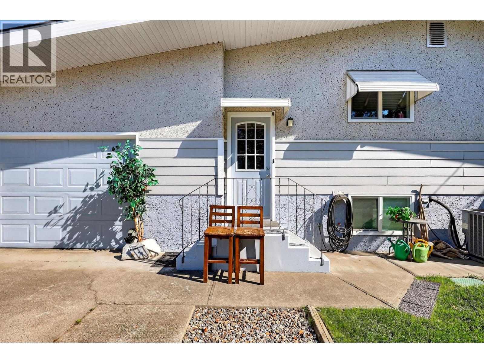 KELOWNA, British Columbia, V1X 1C4, CA, 5 Bedrooms Bedrooms, ,3 BathroomsBathrooms,Residential,For Sale,1948235