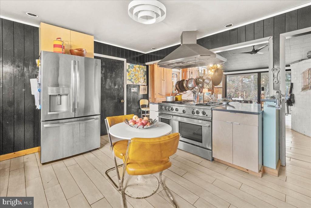 Fayetteville, Pennsylvania, 17222, United States, 3 Bedrooms Bedrooms, ,2 BathroomsBathrooms,Residential,For Sale,1928421