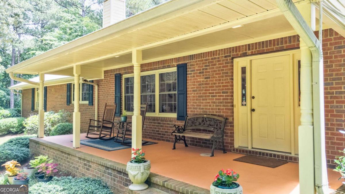 Comer, Georgia, 30629, United States, 5 Bedrooms Bedrooms, ,3 BathroomsBathrooms,Residential,For Sale,1991082