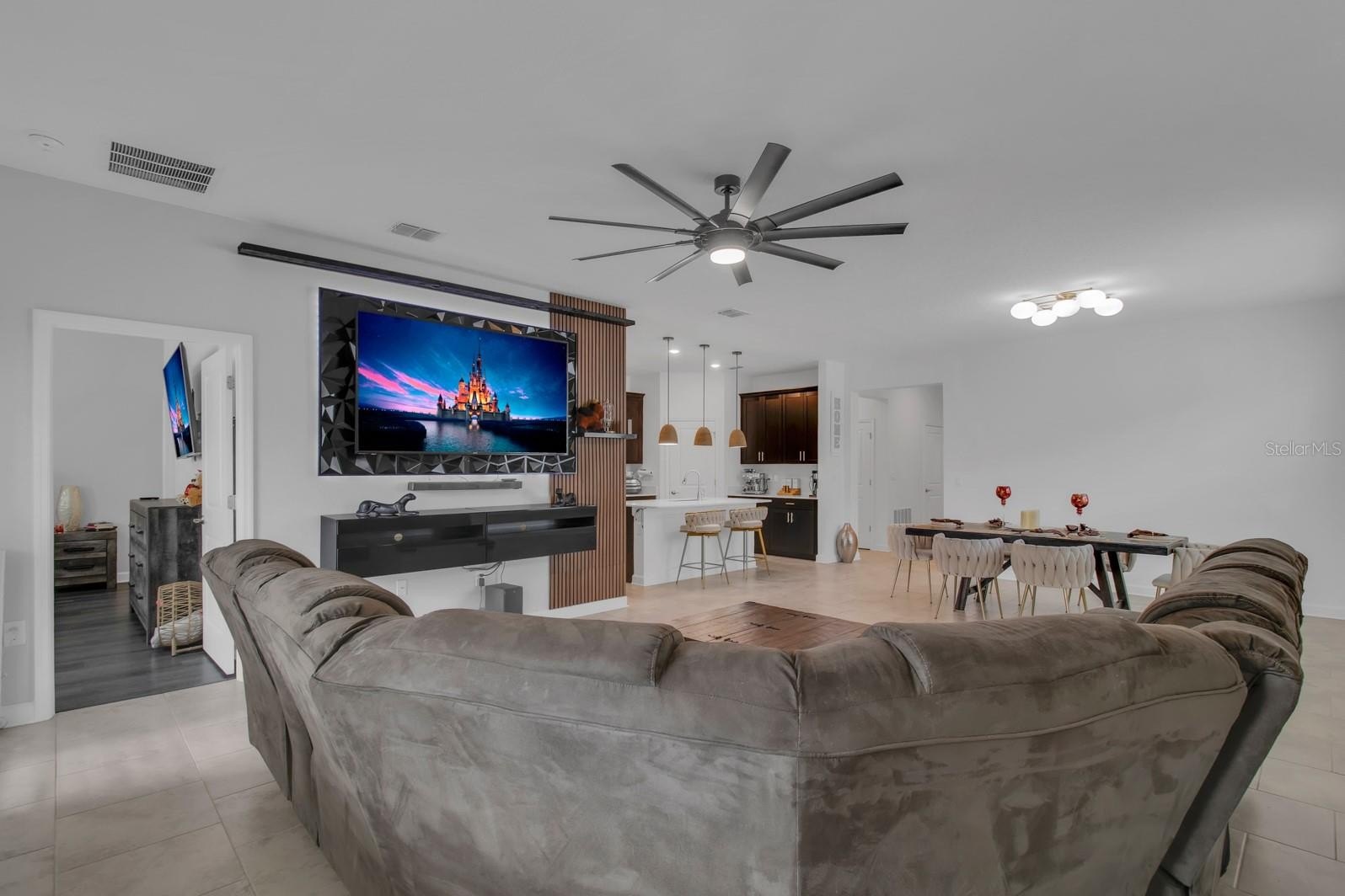 KISSIMMEE, Florida, 34744, United States, 4 Bedrooms Bedrooms, ,3 BathroomsBathrooms,Residential,For Sale,1974958