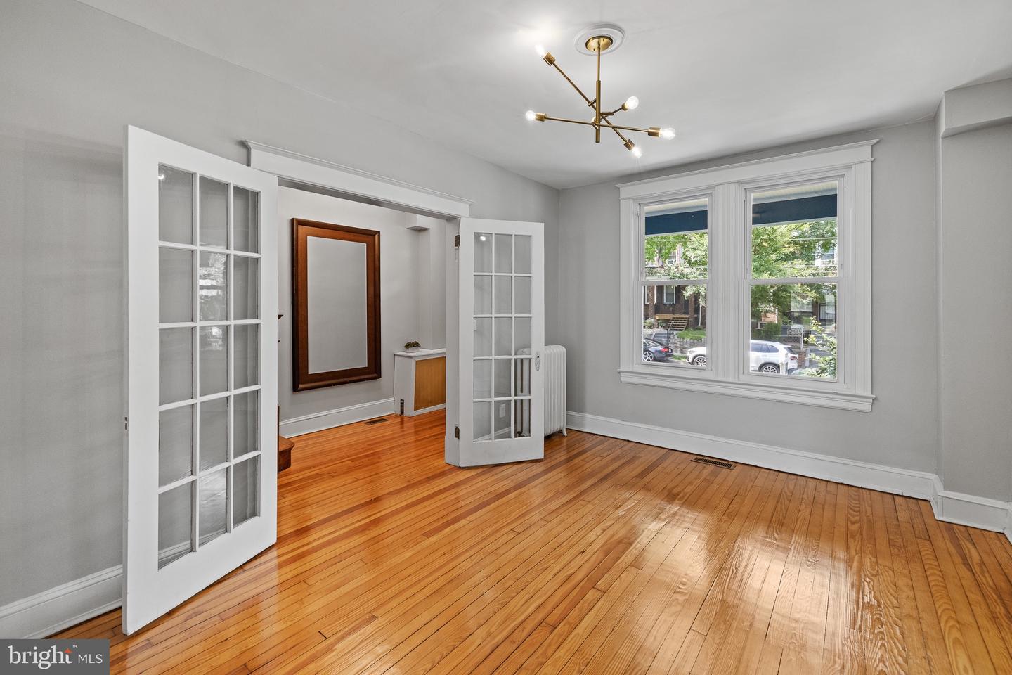 Washington, District of Columbia, 20002, United States, 3 Bedrooms Bedrooms, ,2 BathroomsBathrooms,Residential,For Sale,1964889