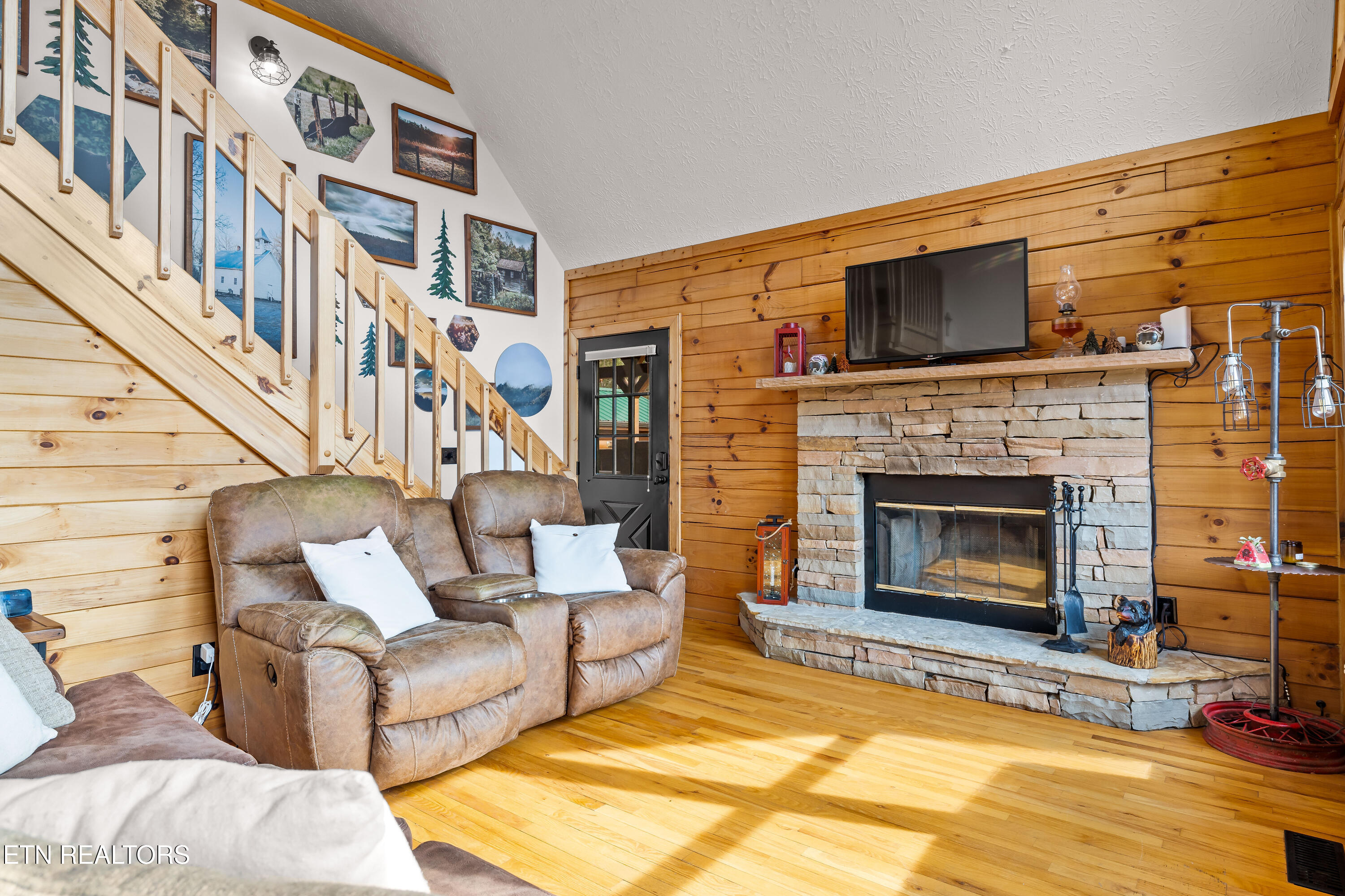 Sevierville, Tennessee, 37862, United States, 3 Bedrooms Bedrooms, ,3 BathroomsBathrooms,Residential,For Sale,2014786