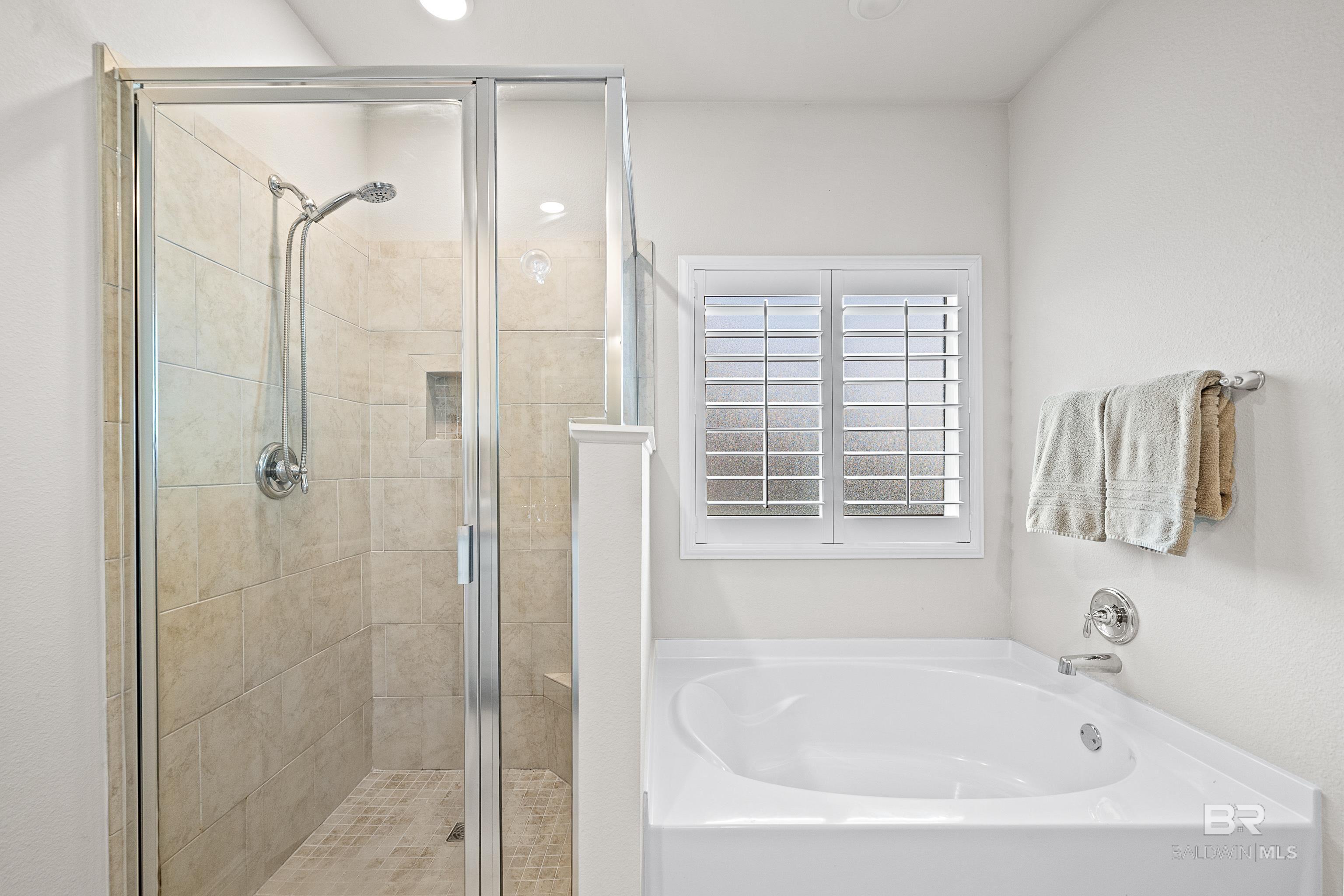 Gulf Shores, Alabama, 36542, United States, 3 Bedrooms Bedrooms, ,2 BathroomsBathrooms,Residential,For Sale,1956967