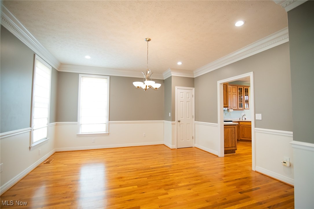 Vienna, West Virginia, 26105, United States, 4 Bedrooms Bedrooms, ,5 BathroomsBathrooms,Residential,For Sale,1987496