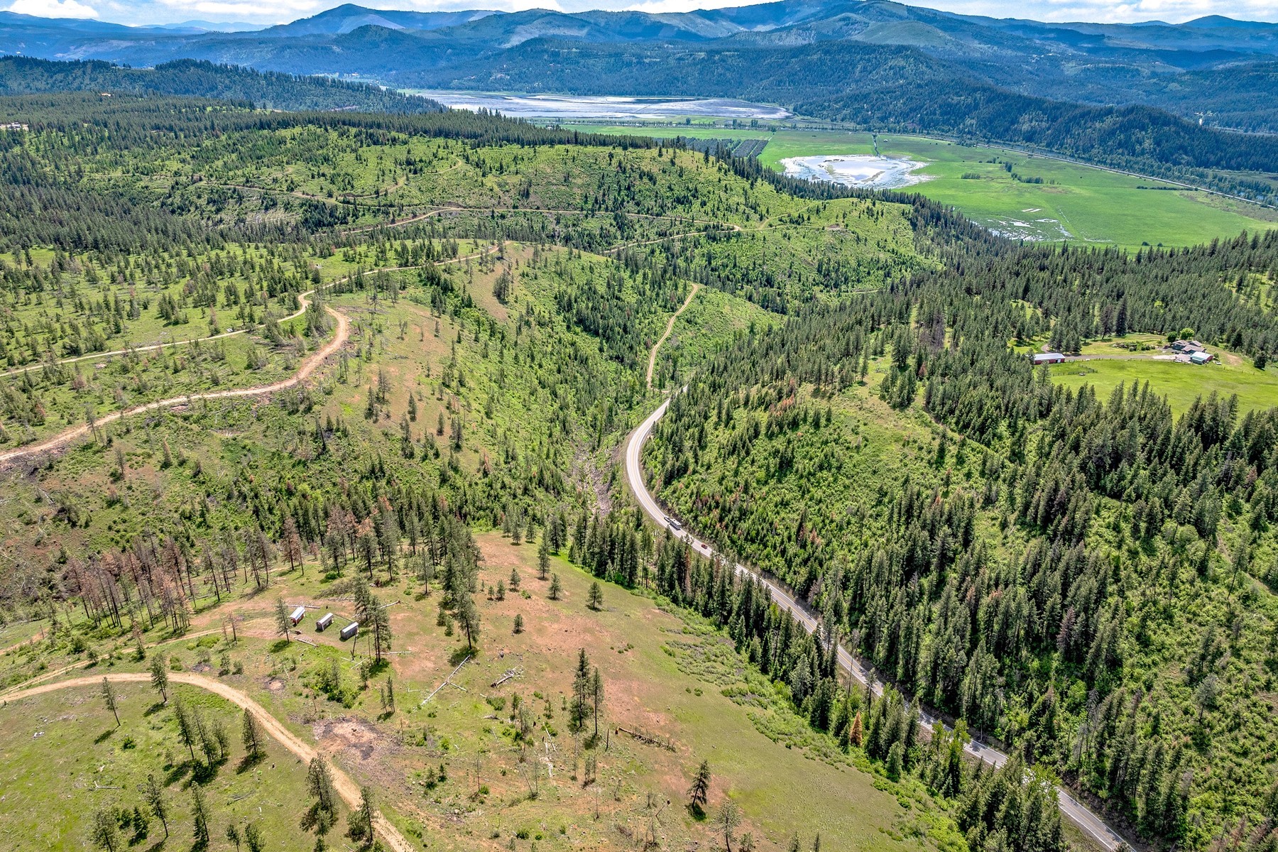  Cabins on 17ac. Surrounded by Lumber Land - 物件實景