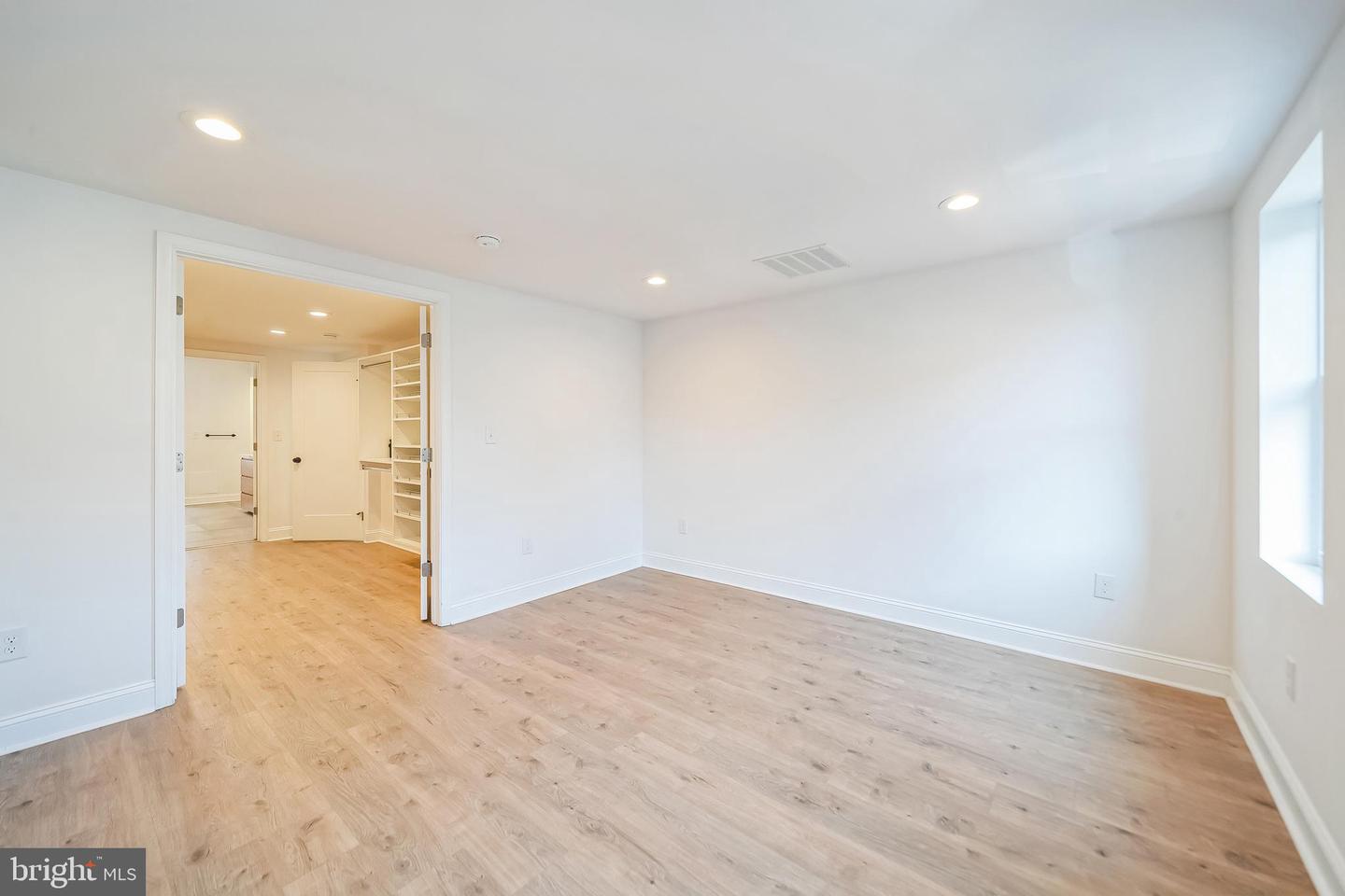 Philadelphia, Pennsylvania, 19130, United States, 4 Bedrooms Bedrooms, ,3 BathroomsBathrooms,Residential,For Sale,1949976