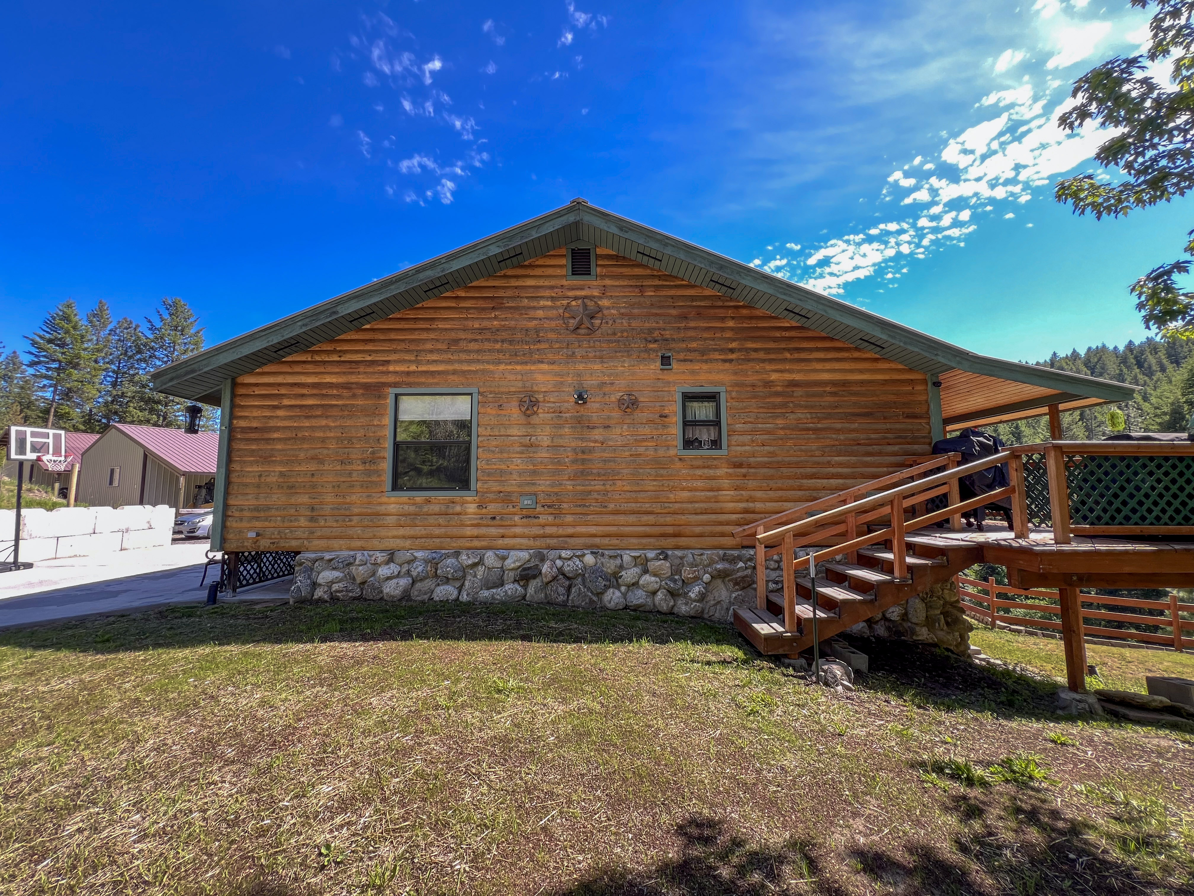 Colville, Washington, 99114, United States, 2 Bedrooms Bedrooms, ,2 BathroomsBathrooms,Residential,For Sale,1928739