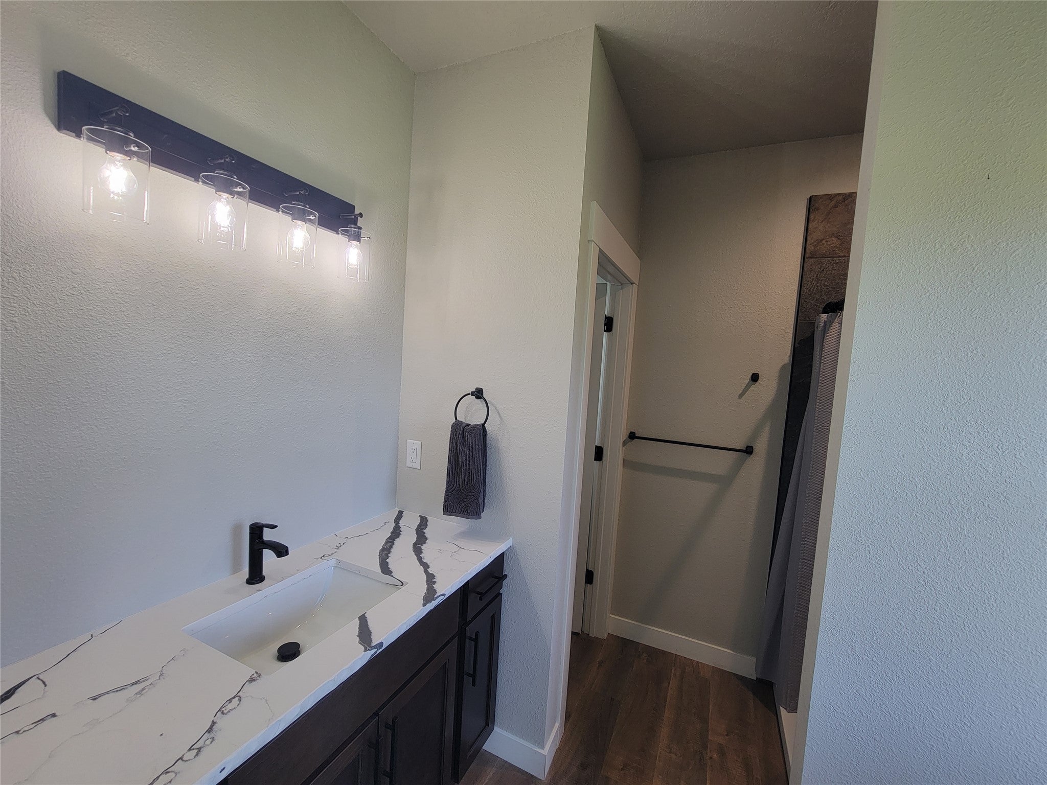 Plains, Montana, 59859, United States, 6 Bedrooms Bedrooms, ,3 BathroomsBathrooms,Residential,For Sale,1866900