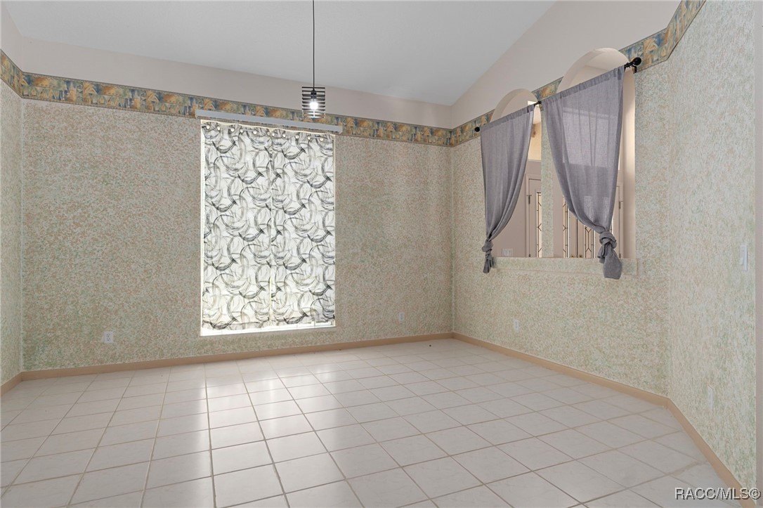 Homosassa, Florida, 34446, United States, 5 Bedrooms Bedrooms, ,4 BathroomsBathrooms,Residential,For Sale,1916240