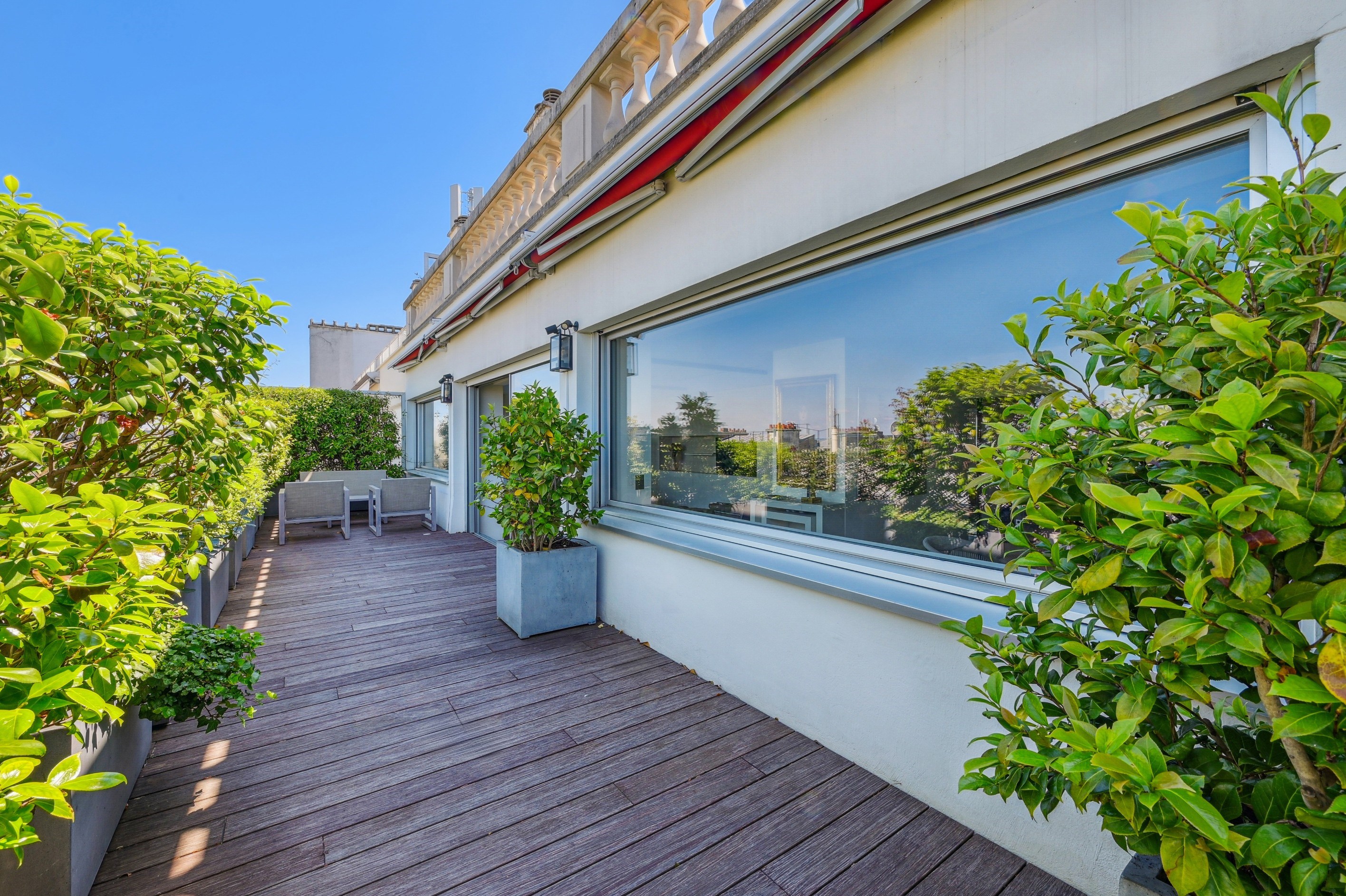  Elegant Pied-à-Terre with Expansive Terrace in Victor Hugo District - 物件實景