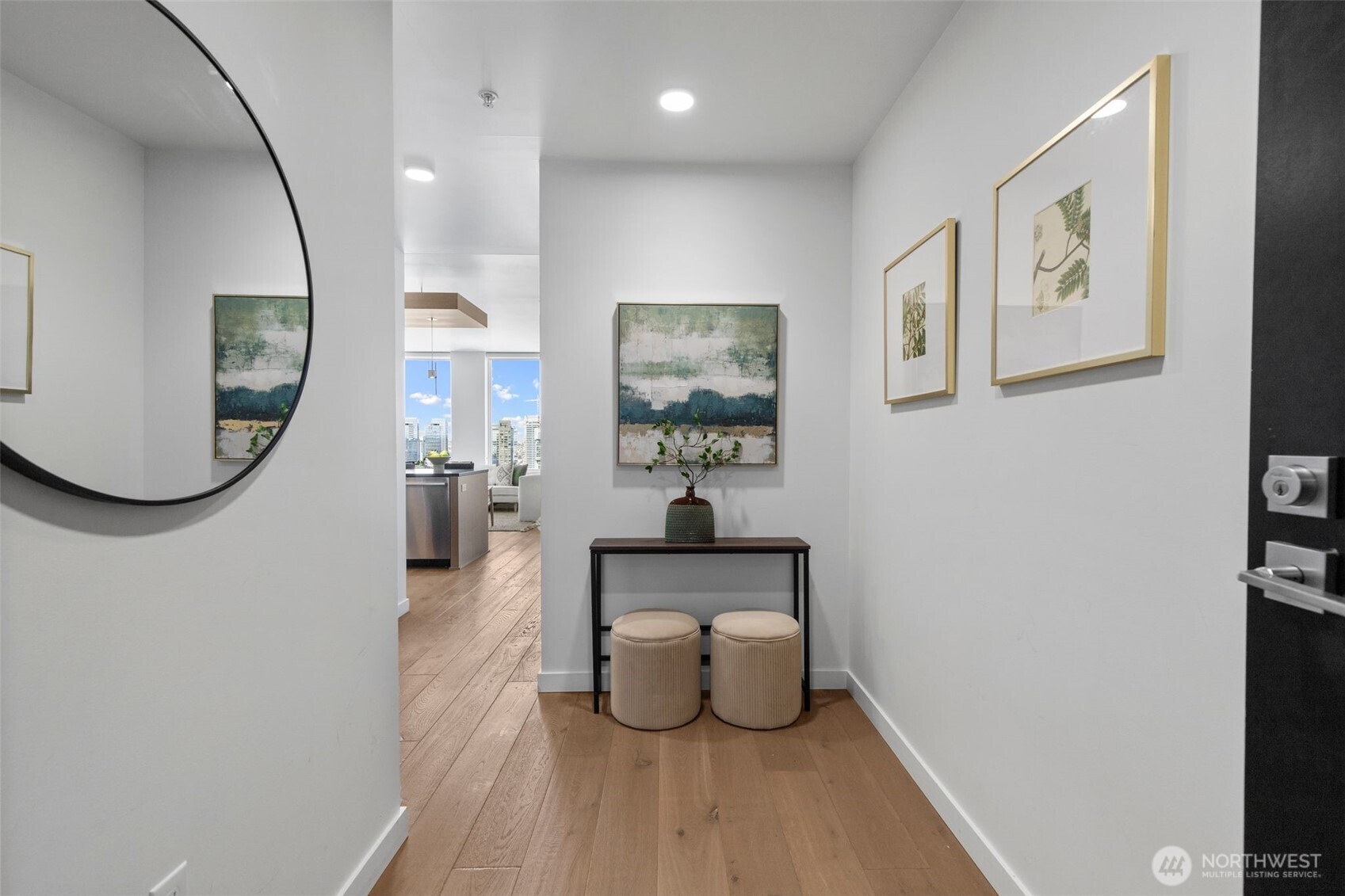 Seattle, Washington, 98101, United States, 2 Bedrooms Bedrooms, ,1 BathroomBathrooms,Residential,For Sale,1897094