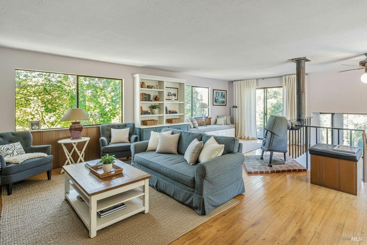 Sebastopol, California, 95472, United States, 3 Bedrooms Bedrooms, ,3 BathroomsBathrooms,Residential,For Sale,1993560