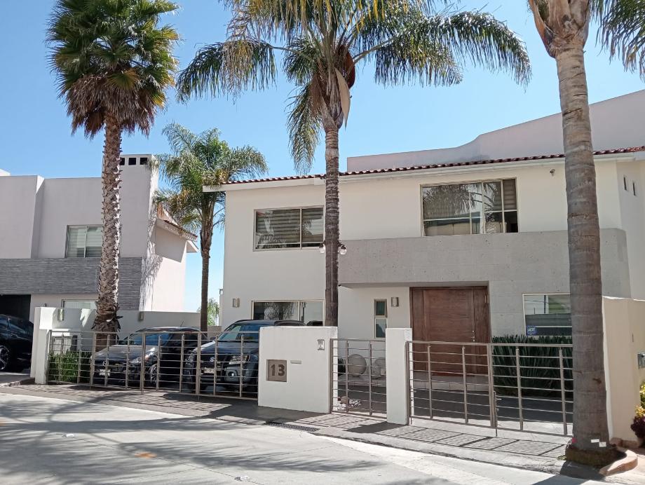 Sevilla, Atizapán de Zaragoza, Estado de méxico, 52930, Mexico, 3 Bedrooms Bedrooms, ,5 BathroomsBathrooms,Residential,For Sale,Sevilla,1672150