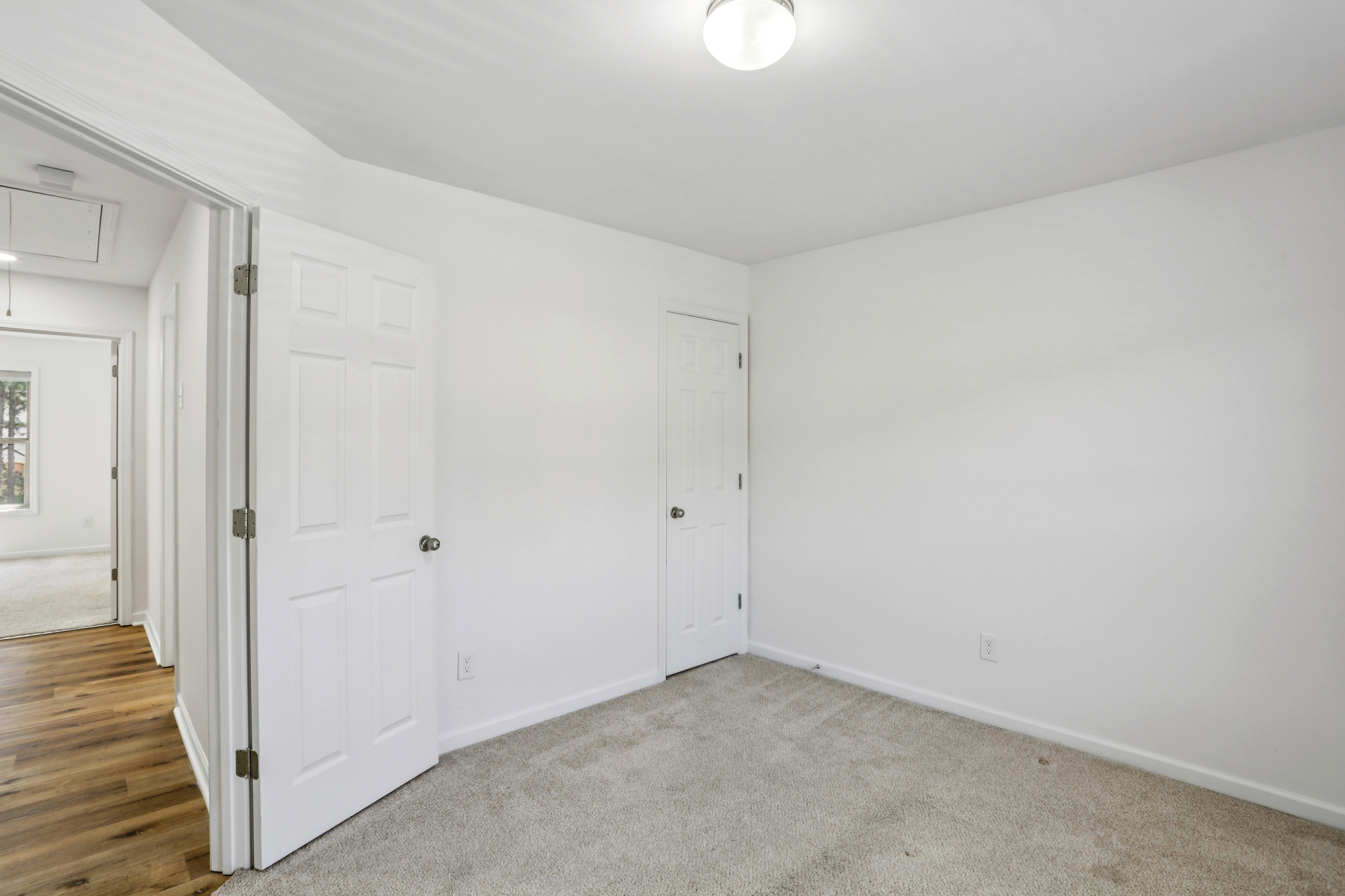  Spacious Three Level Townhome in the Desirable Thorncrest Community - 物件實景