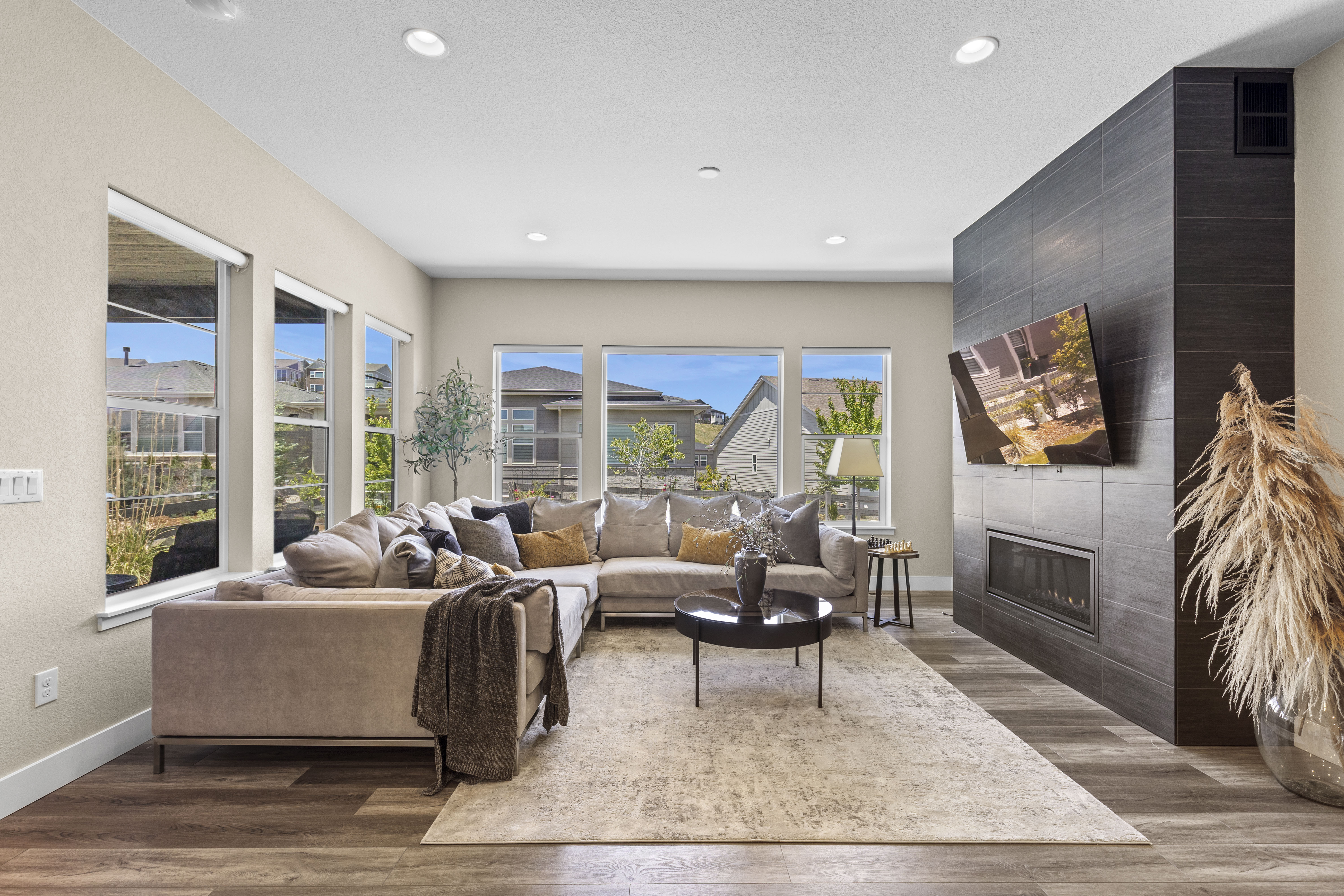  100% Move-in Ready and Beautifully Designed - 物件實景