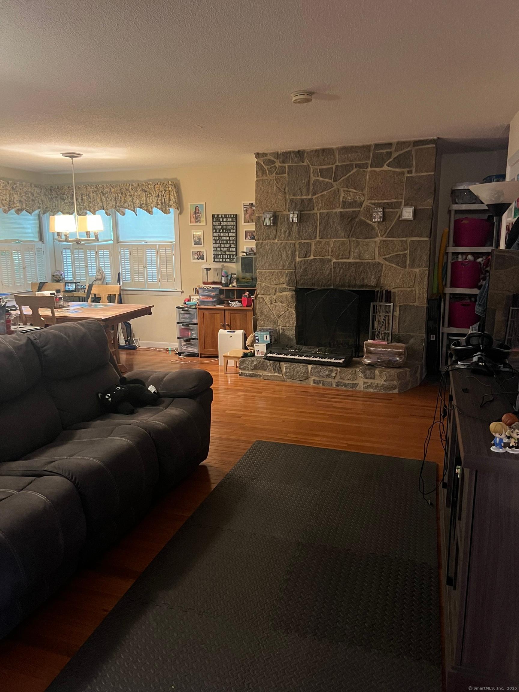 Wallingford, Connecticut, 06492, United States, 5 Bedrooms Bedrooms, ,4 BathroomsBathrooms,Residential,For Sale,1976200