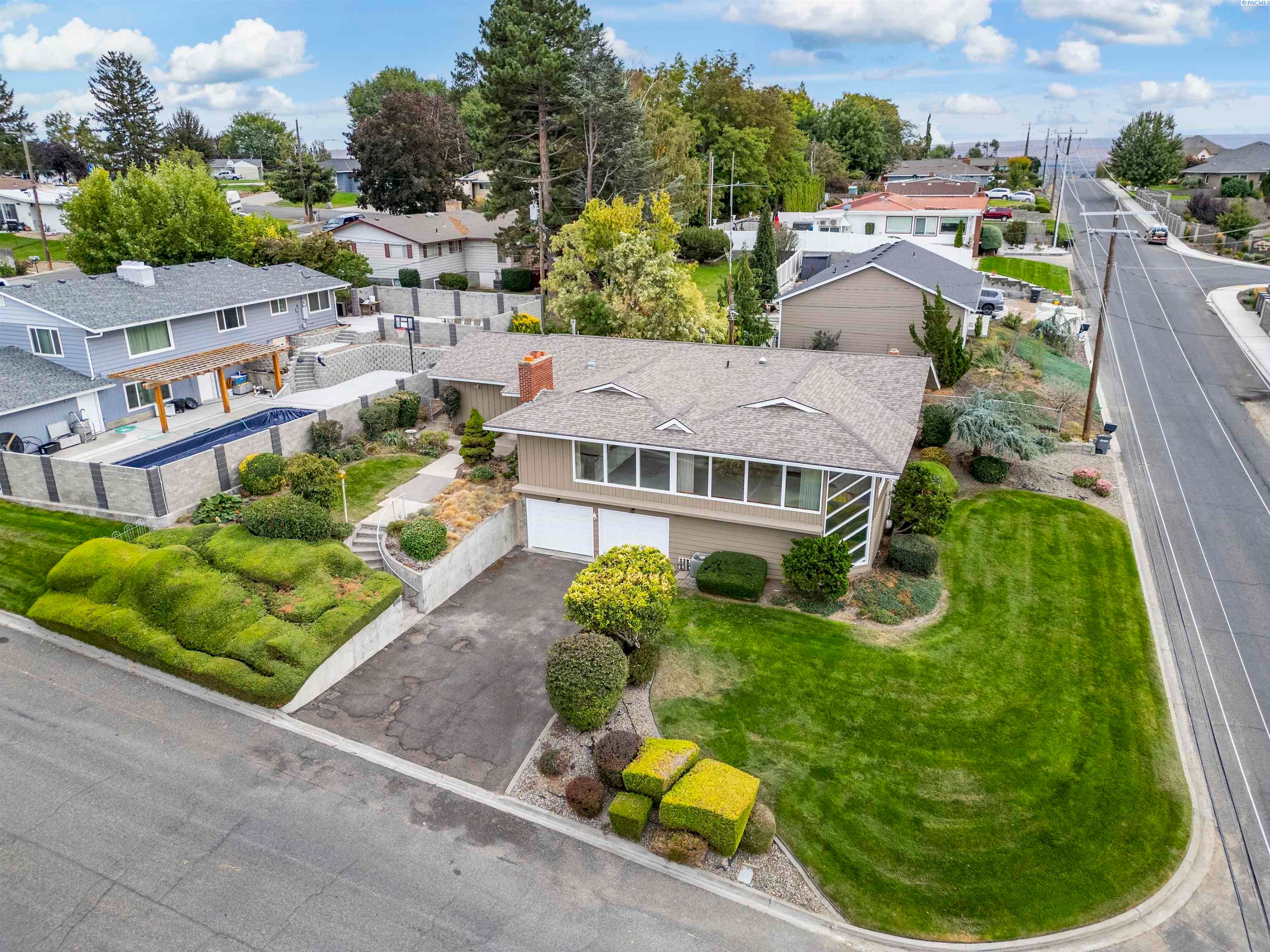 Sunnyside, Washington, 98944, United States, 3 Bedrooms Bedrooms, ,3 BathroomsBathrooms,Residential,For Sale,1973800