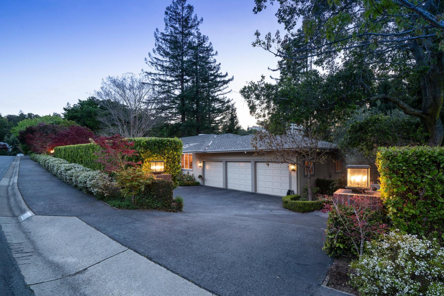 Hillsborough, California, 94010, United States, 4 Bedrooms Bedrooms, ,6 BathroomsBathrooms,Residential,For Sale,1941061