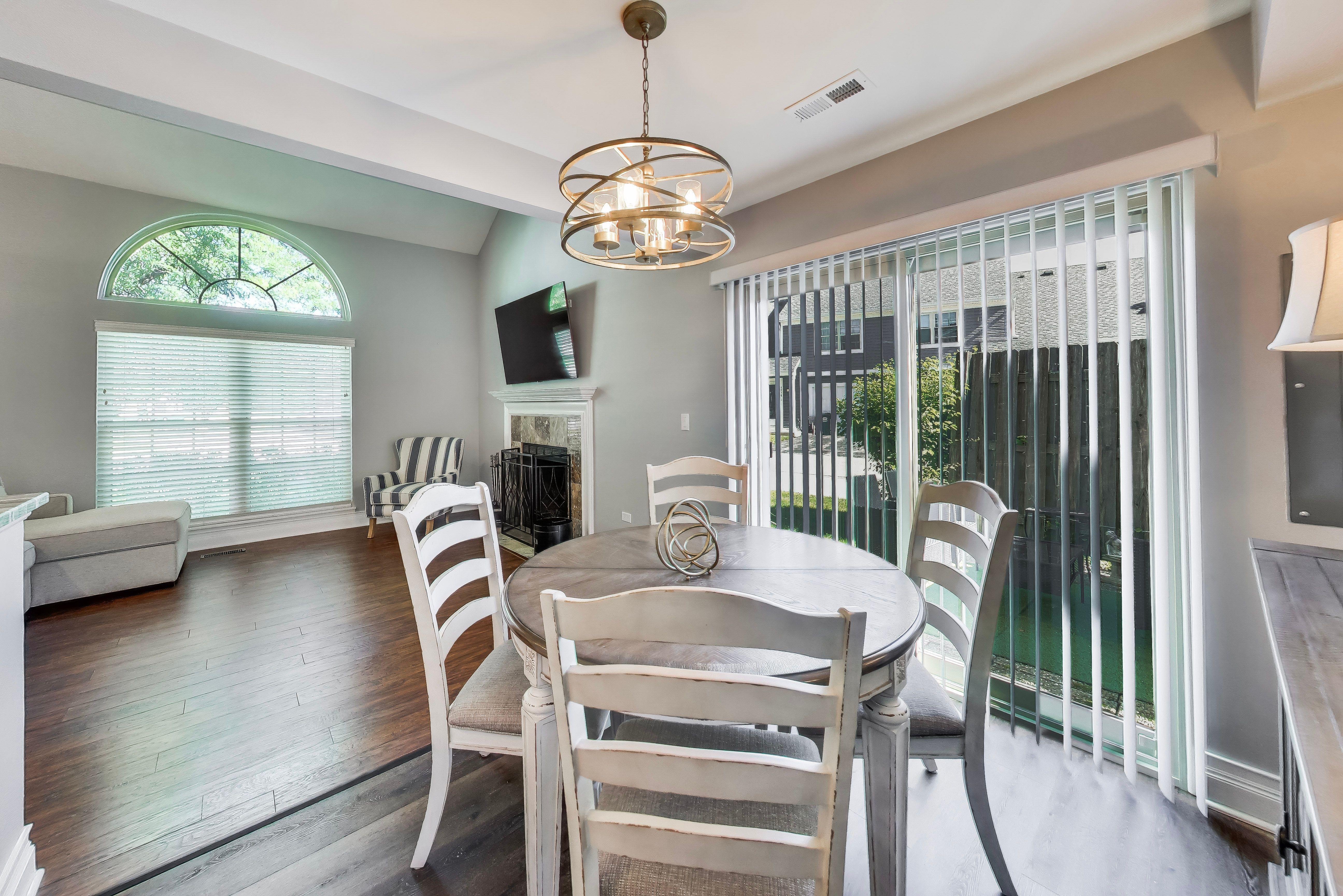  Fully Upgraded Townhome in the Highly Sought after Knollwood Subdivision - 物件實景