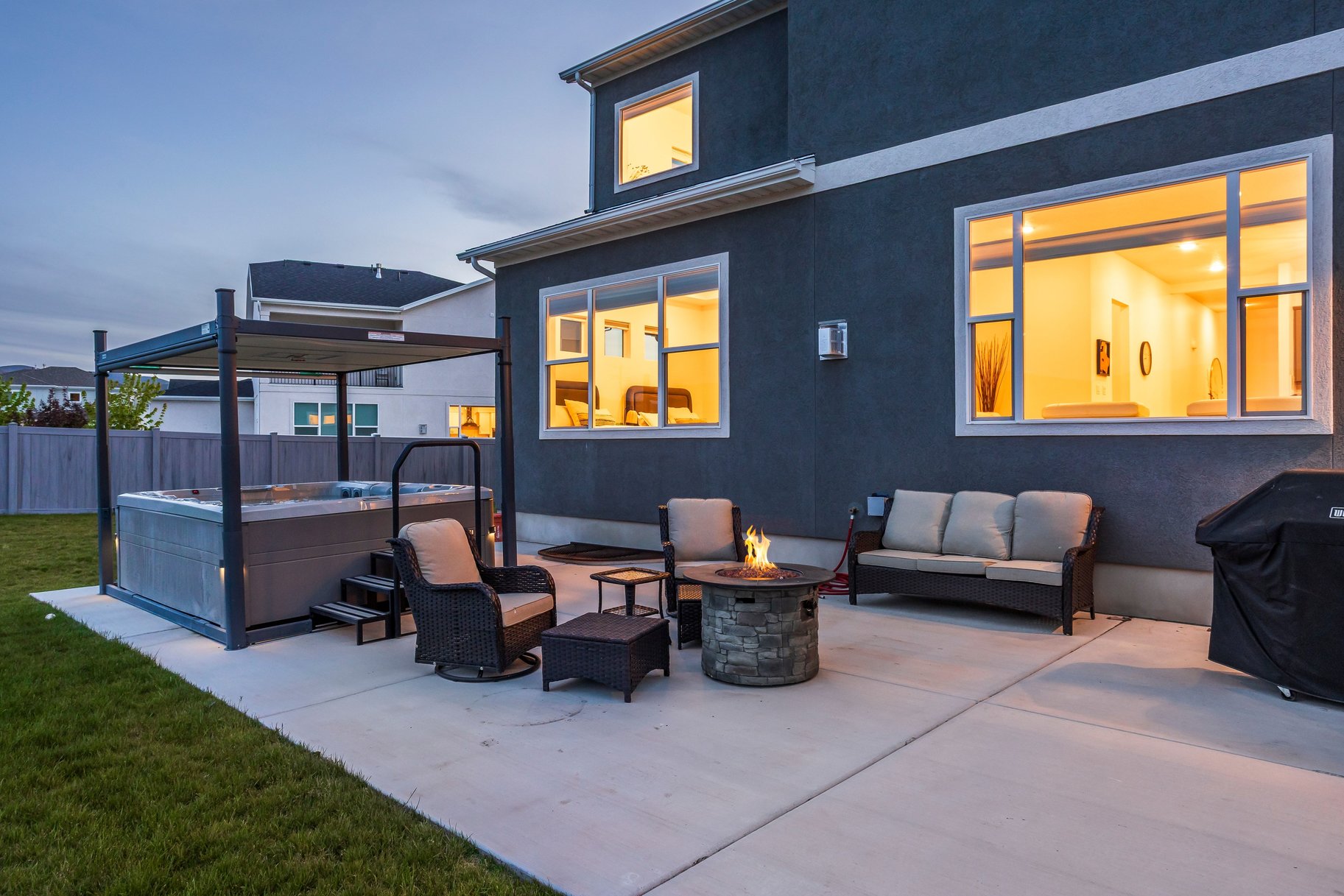  Fully Furnished Luxury Residence with Unmatched Finishes and Views - 物件實景