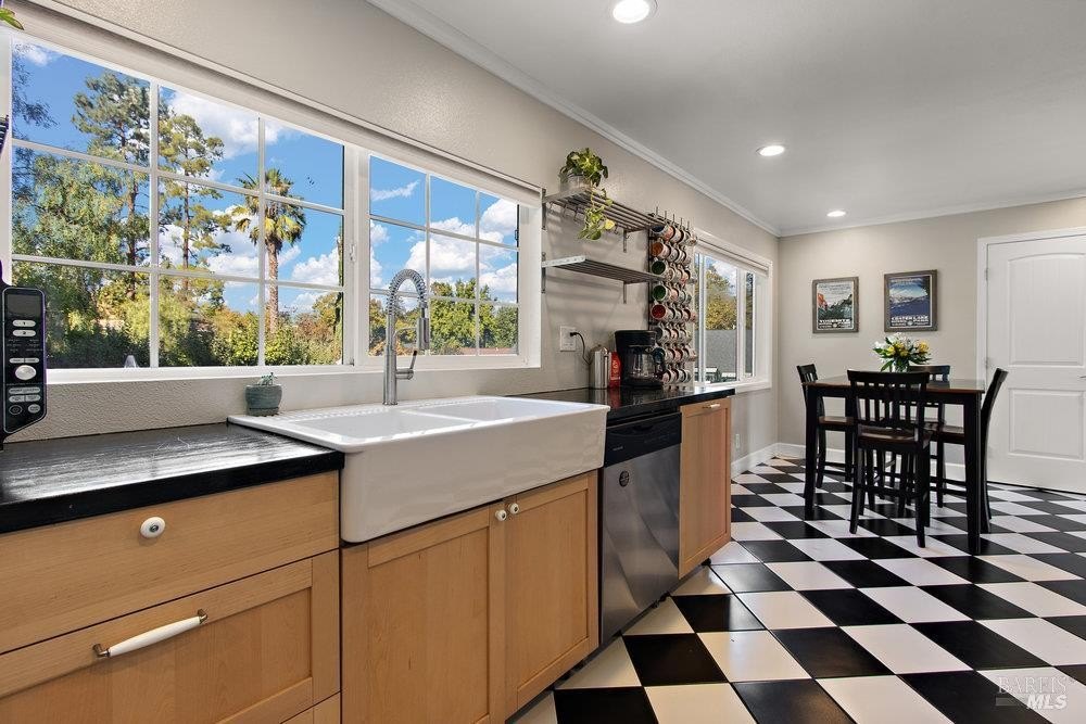 Benicia, California, 94510, United States, 2 Bedrooms Bedrooms, ,1 BathroomBathrooms,Residential,For Sale,1966169